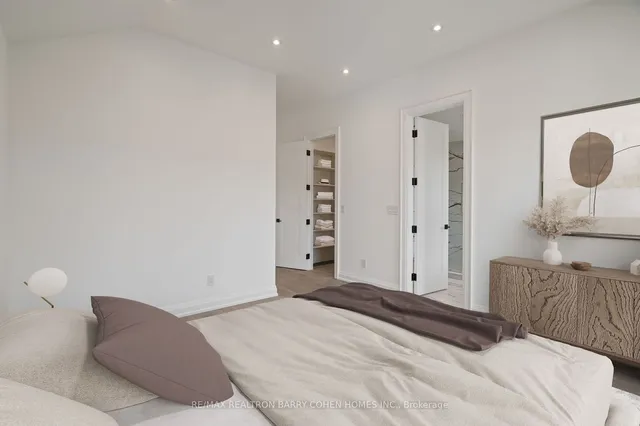 Additional property image - 44 Donegall Dr