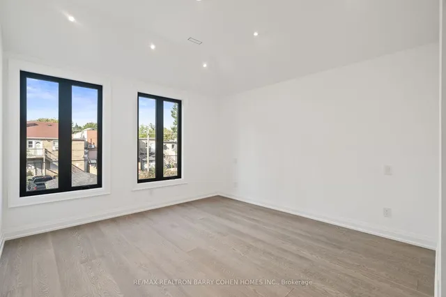 Additional property image - 44 Donegall Dr