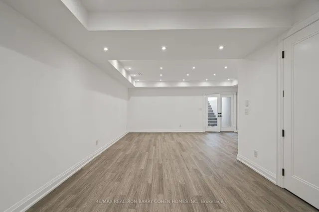 Additional property image - 44 Donegall Dr