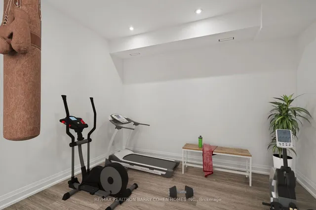 Additional property image - 44 Donegall Dr