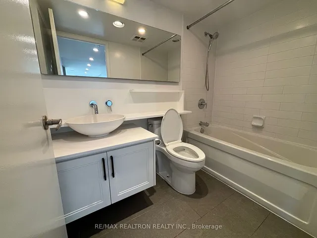 Additional property image - 15 Fort York Blvd Unit 3812