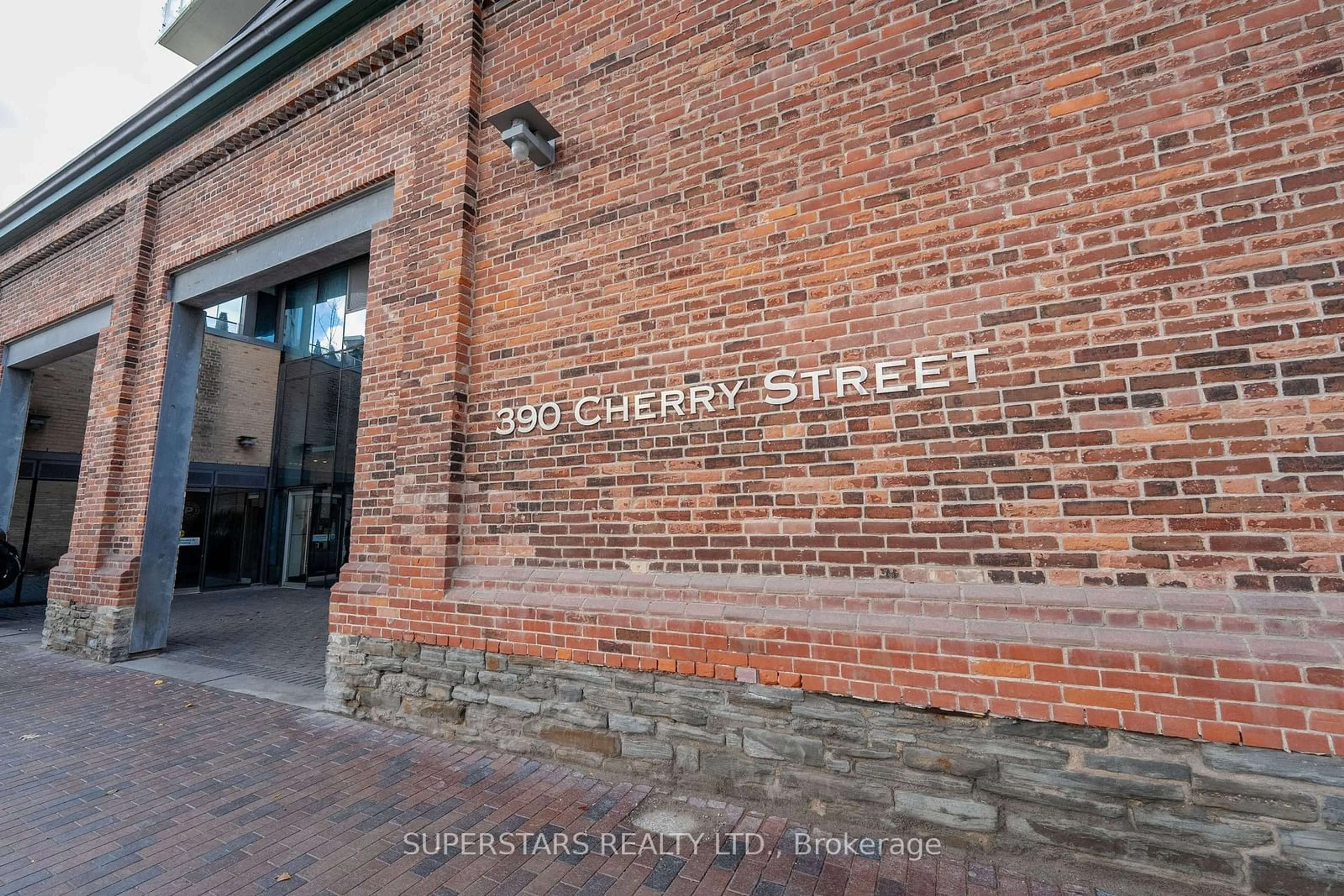 Indoor foyer, cement floor for 390 Cherry St #709, Toronto Ontario M5A 0E2