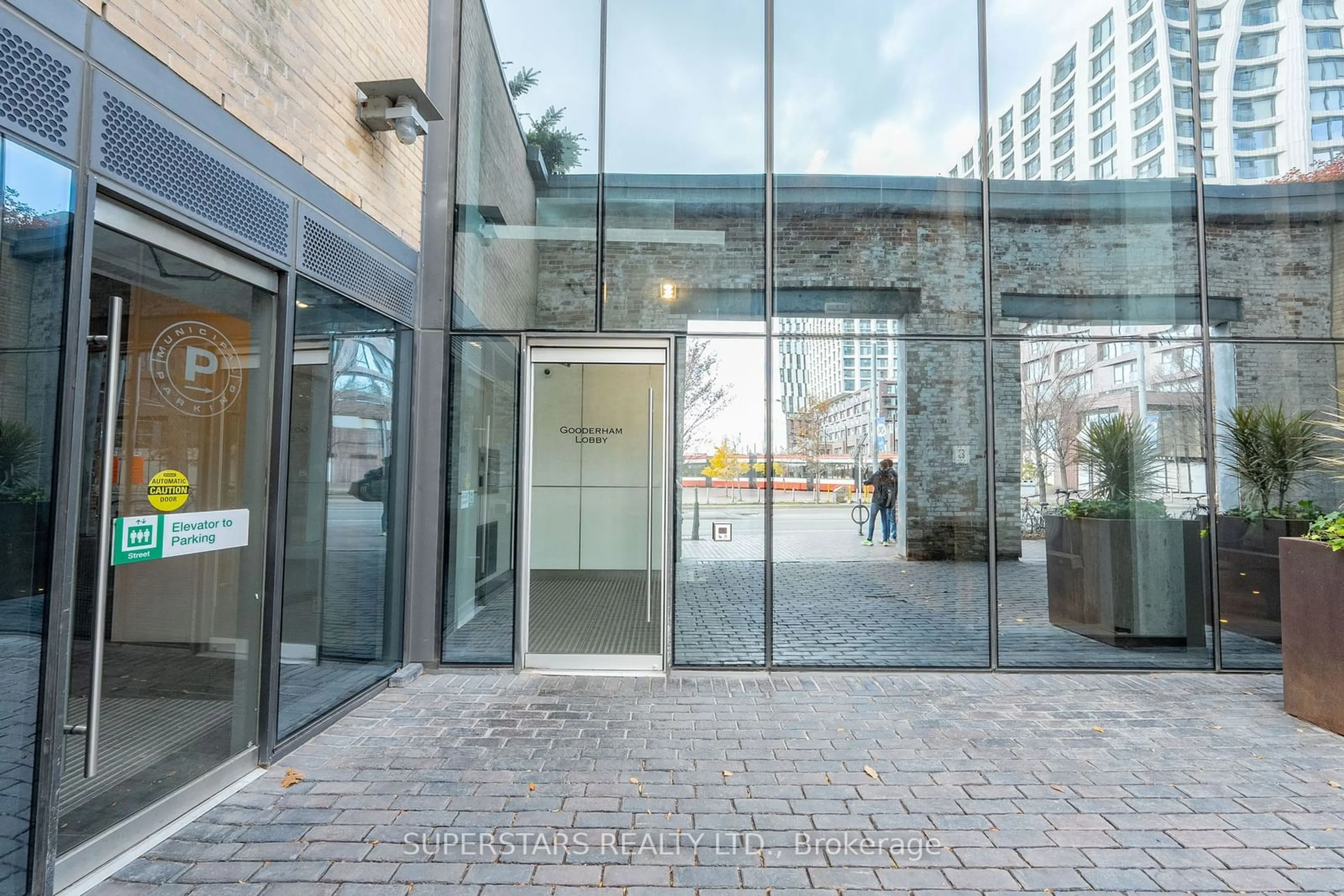 Indoor foyer, cement floor for 390 Cherry St #709, Toronto Ontario M5A 0E2