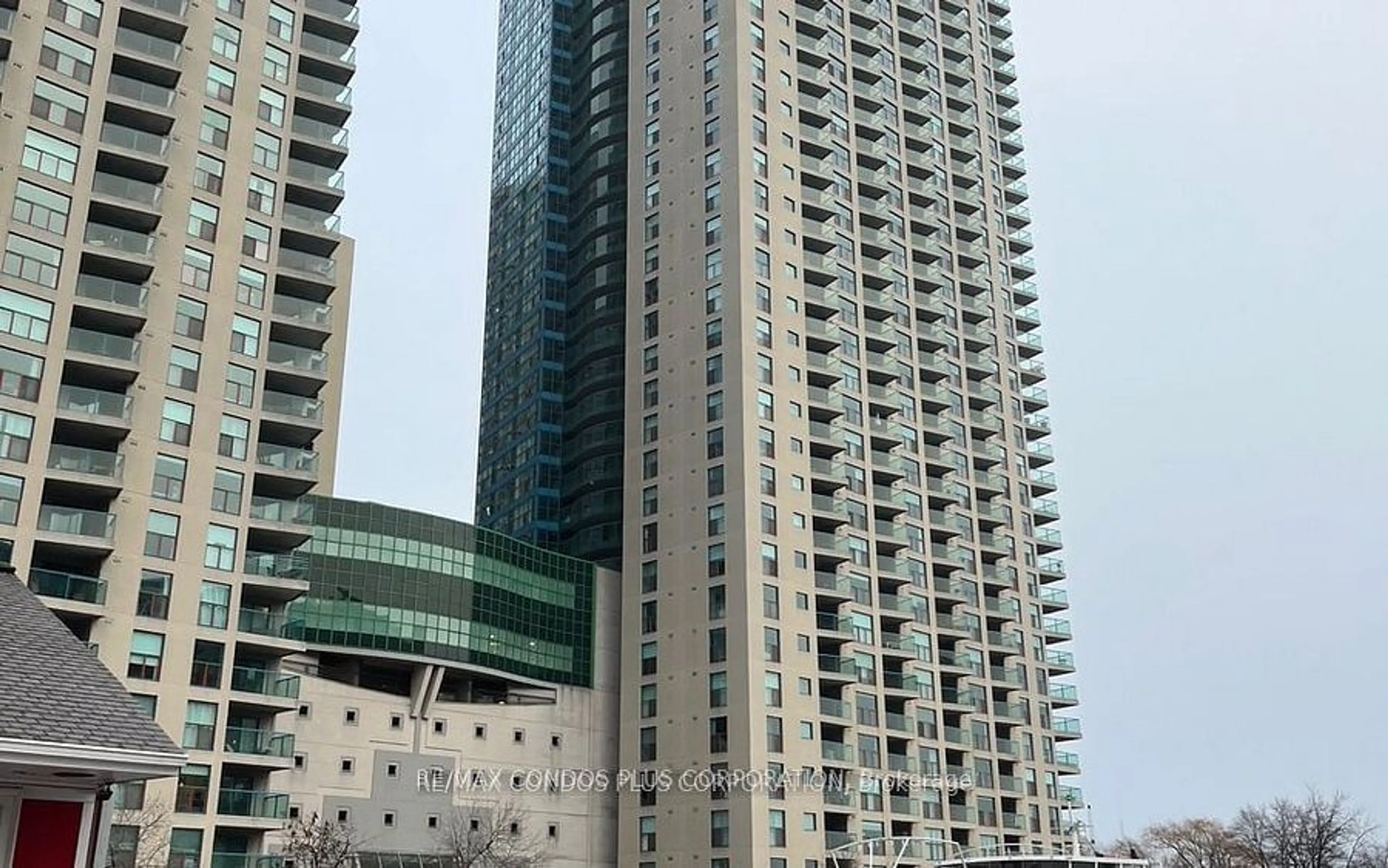 A pic from exterior of the house or condo, the front or back of building for 99 Harbour Sq #1211, Toronto Ontario M5J 2H2