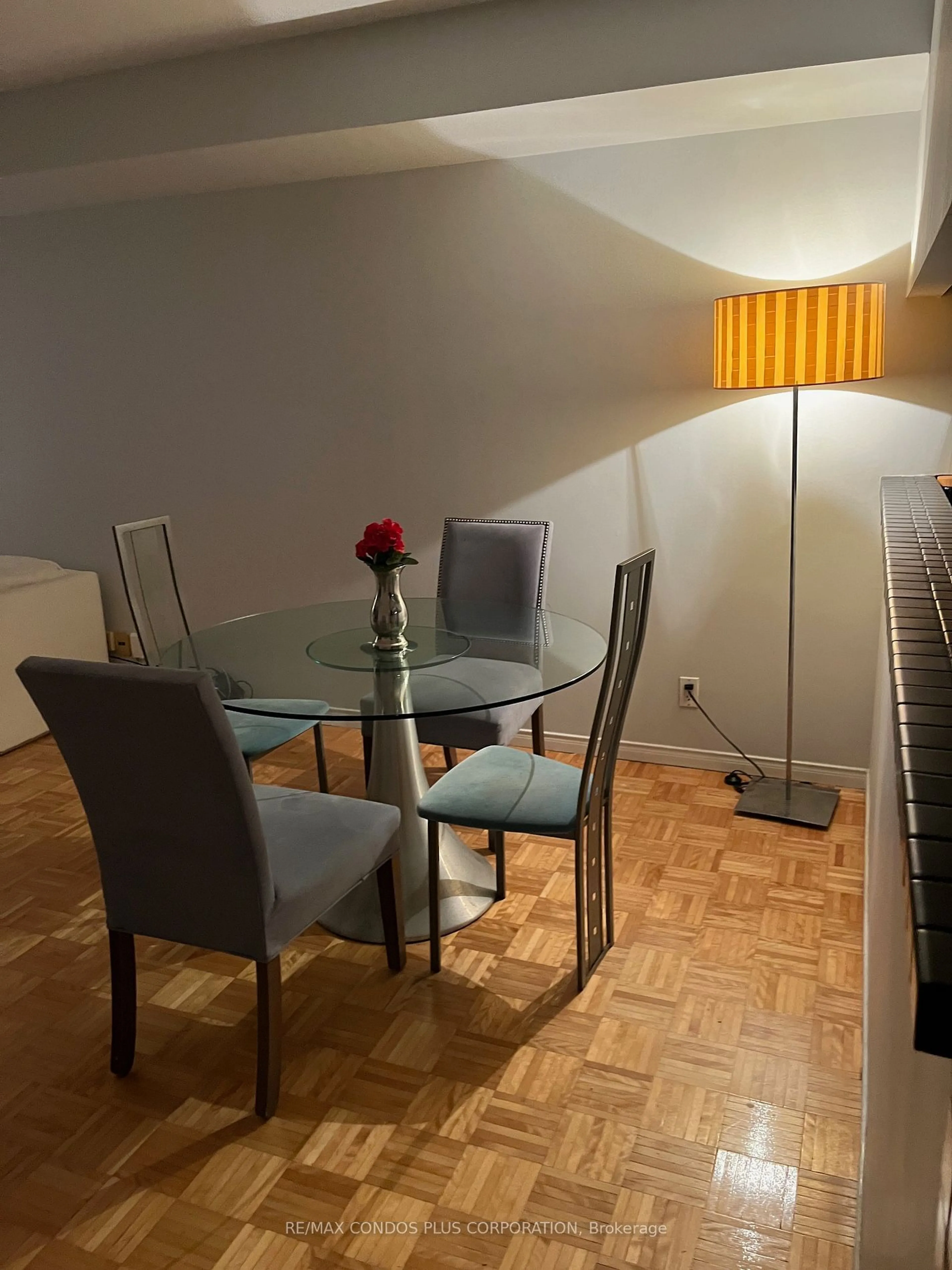 Dining room, wood floors, cottage for 99 Harbour Sq #1211, Toronto Ontario M5J 2H2