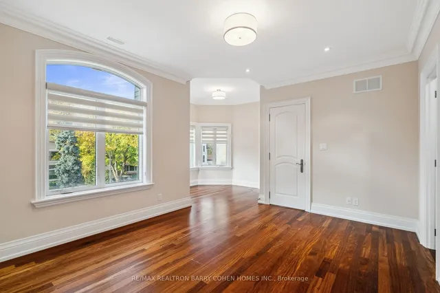 Additional property image - 117 Upper Canada Dr