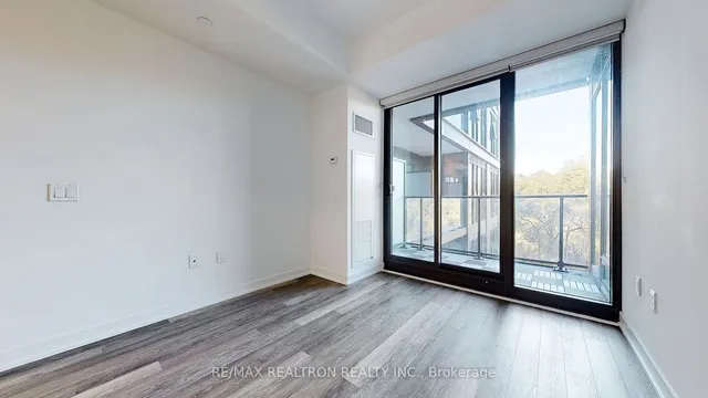 Additional property image - 250 Lawrence Ave Unit 501