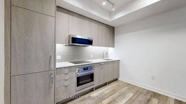 Additional property image - 250 Lawrence Ave Unit 501