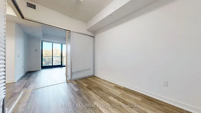 Additional property image - 250 Lawrence Ave Unit 501