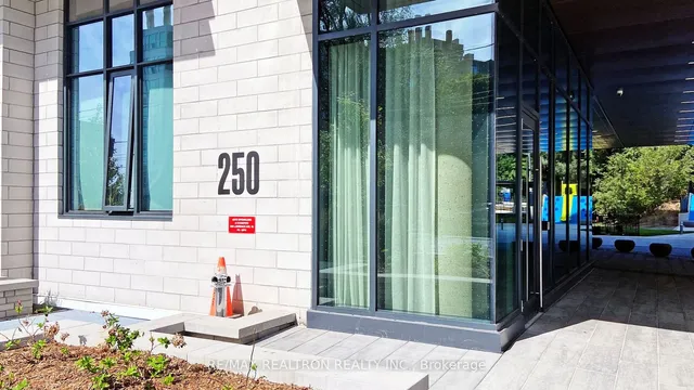 Additional property image - 250 Lawrence Ave Unit 501