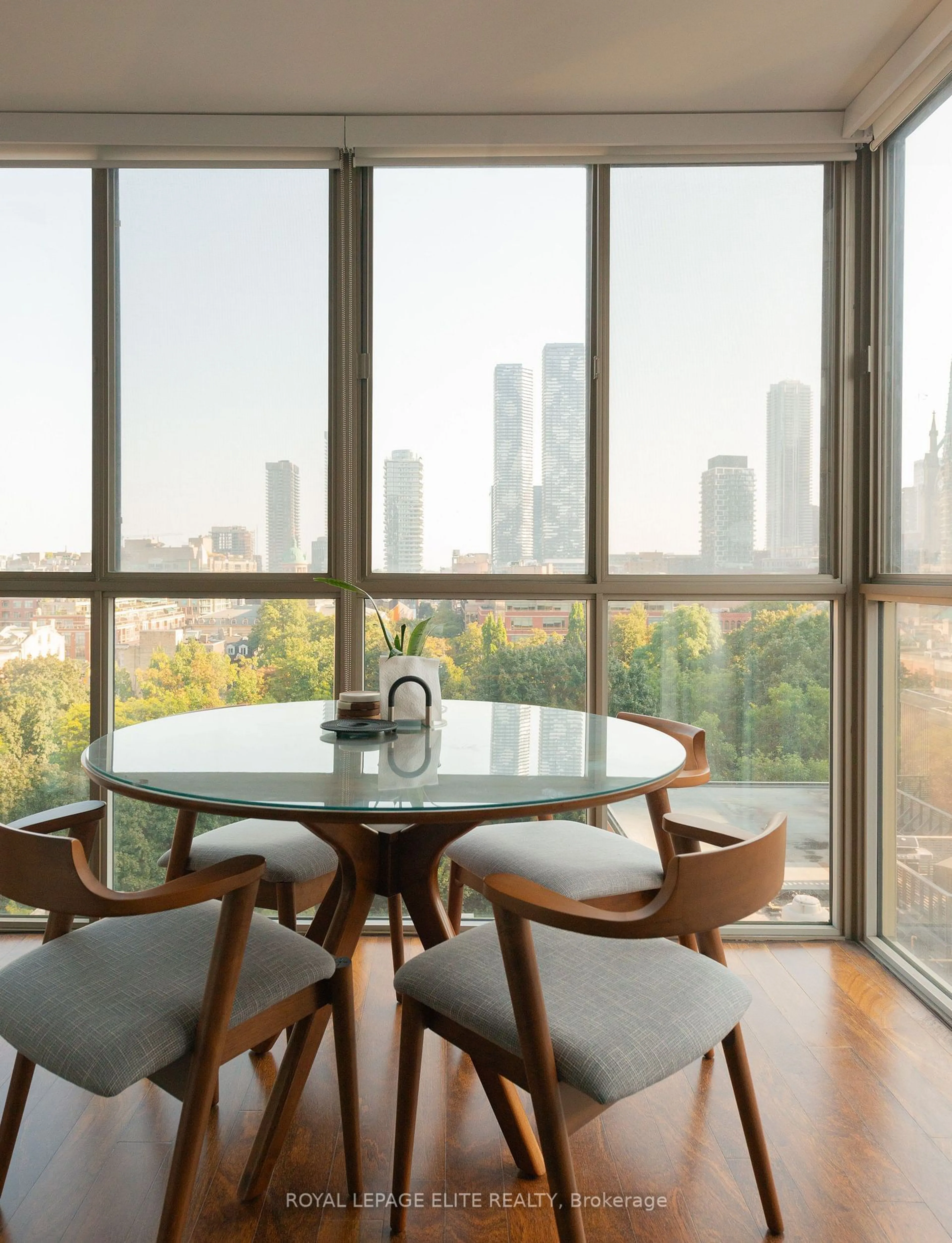 Dining room, wood floors for 95 LOMBARD St #904, Toronto Ontario M5C 2V3