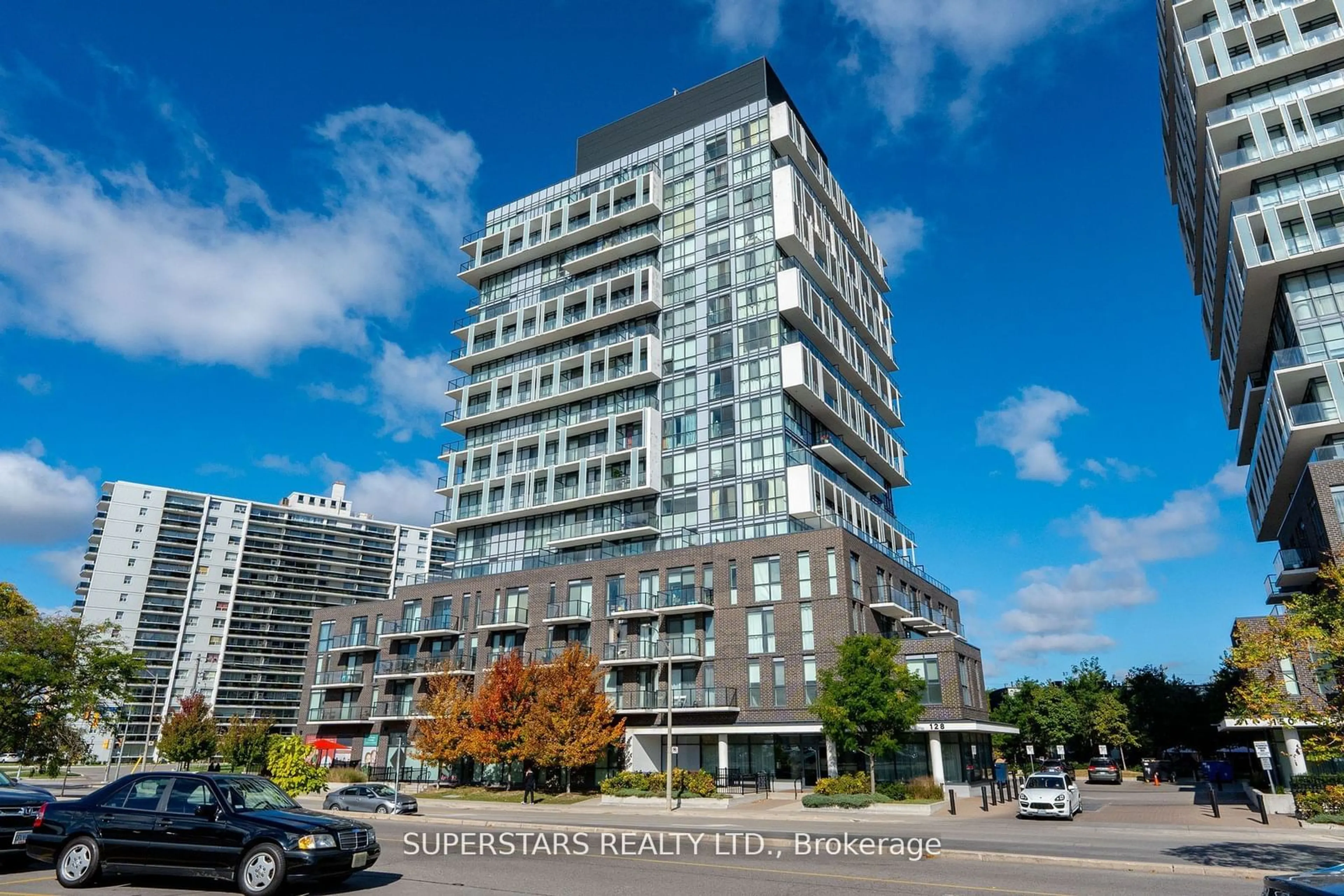 A pic from exterior of the house or condo, the front or back of building for 128 Fairview Mall Dr #318, Toronto Ontario M2J 0E8