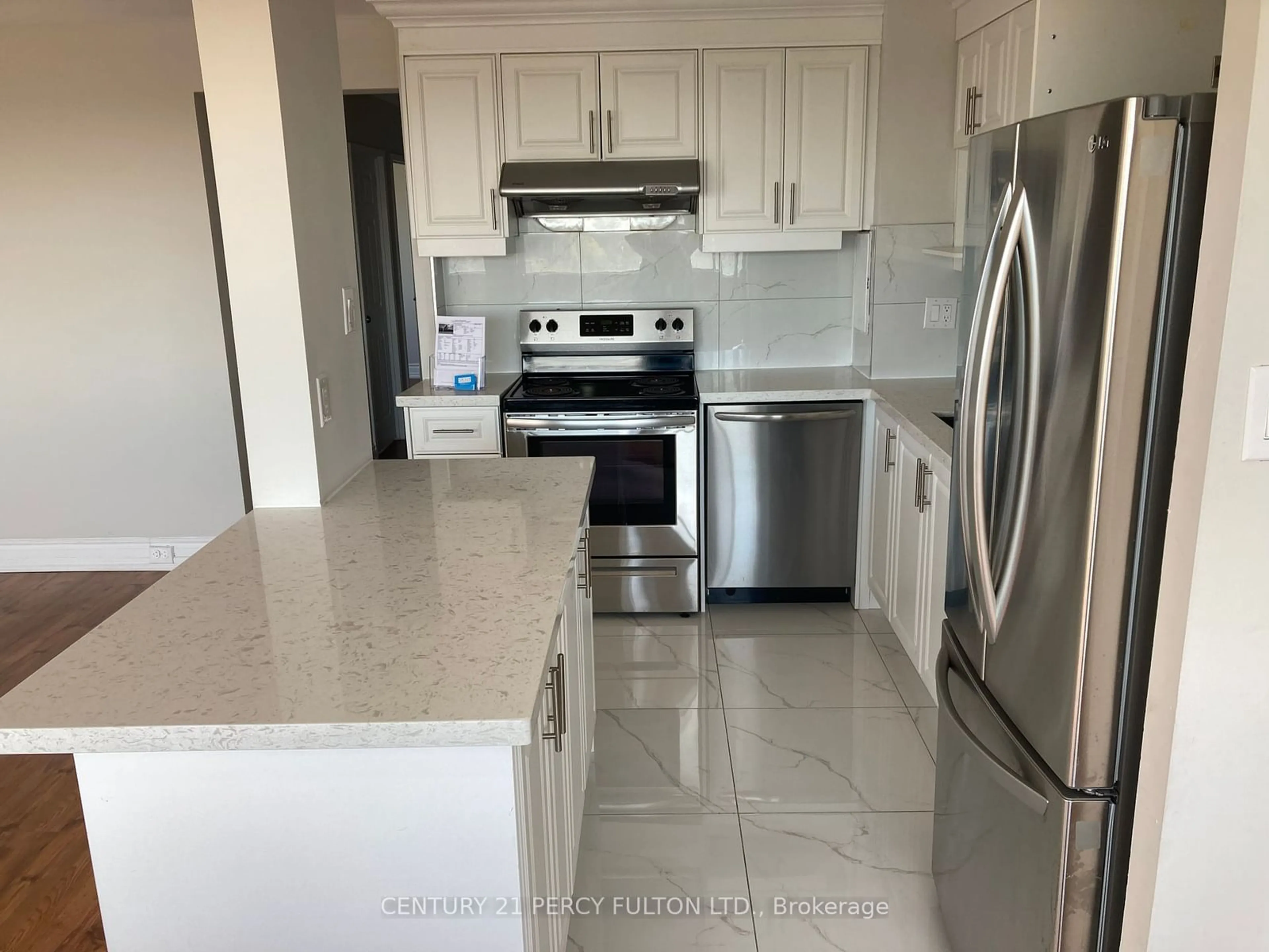 Standard kitchen, ceramic floors for 10 Sunny Glen Way #1904, Toronto Ontario M3C 2Z3