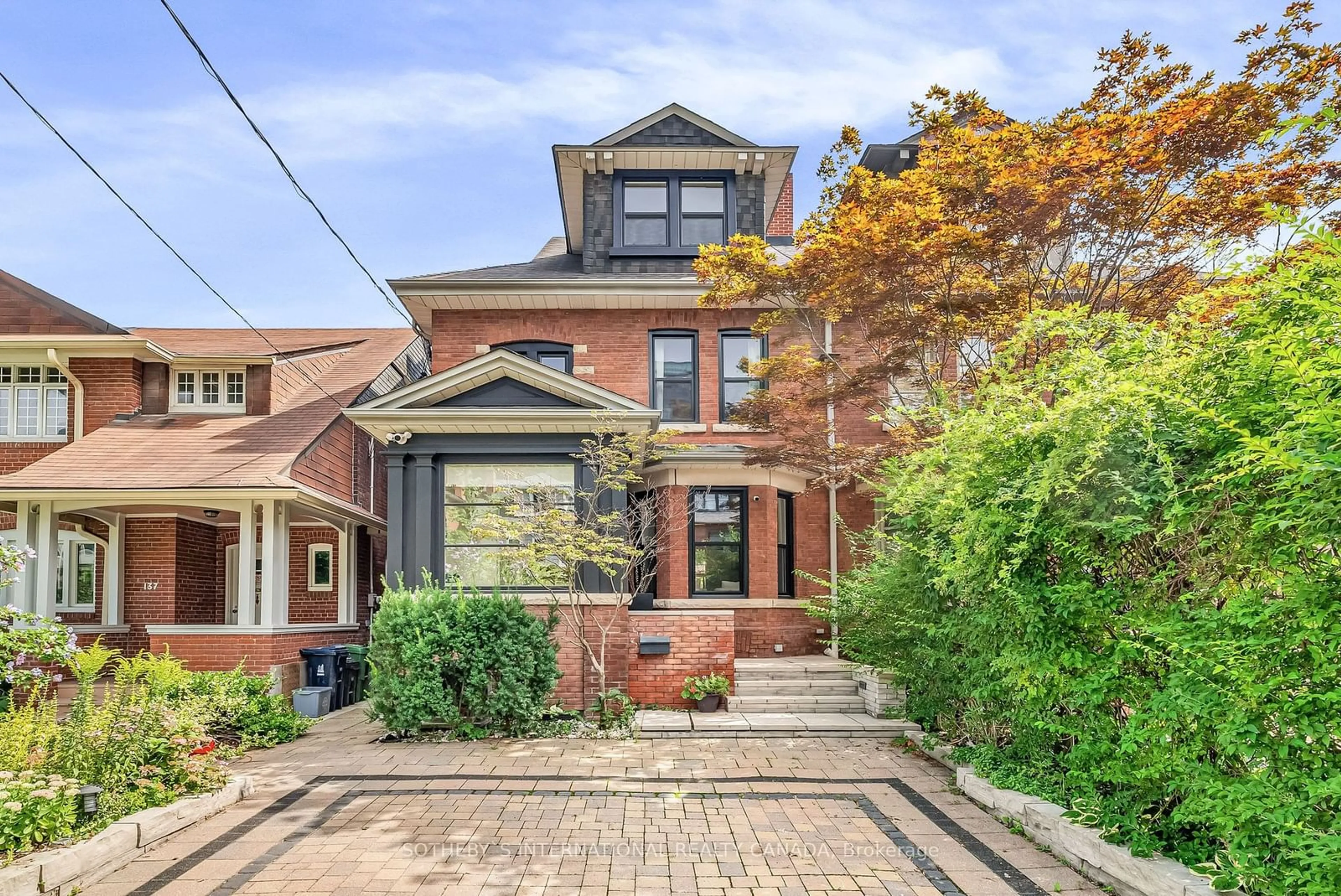 Home with brick exterior material for 139 Balmoral Ave, Toronto Ontario M4V 1J5