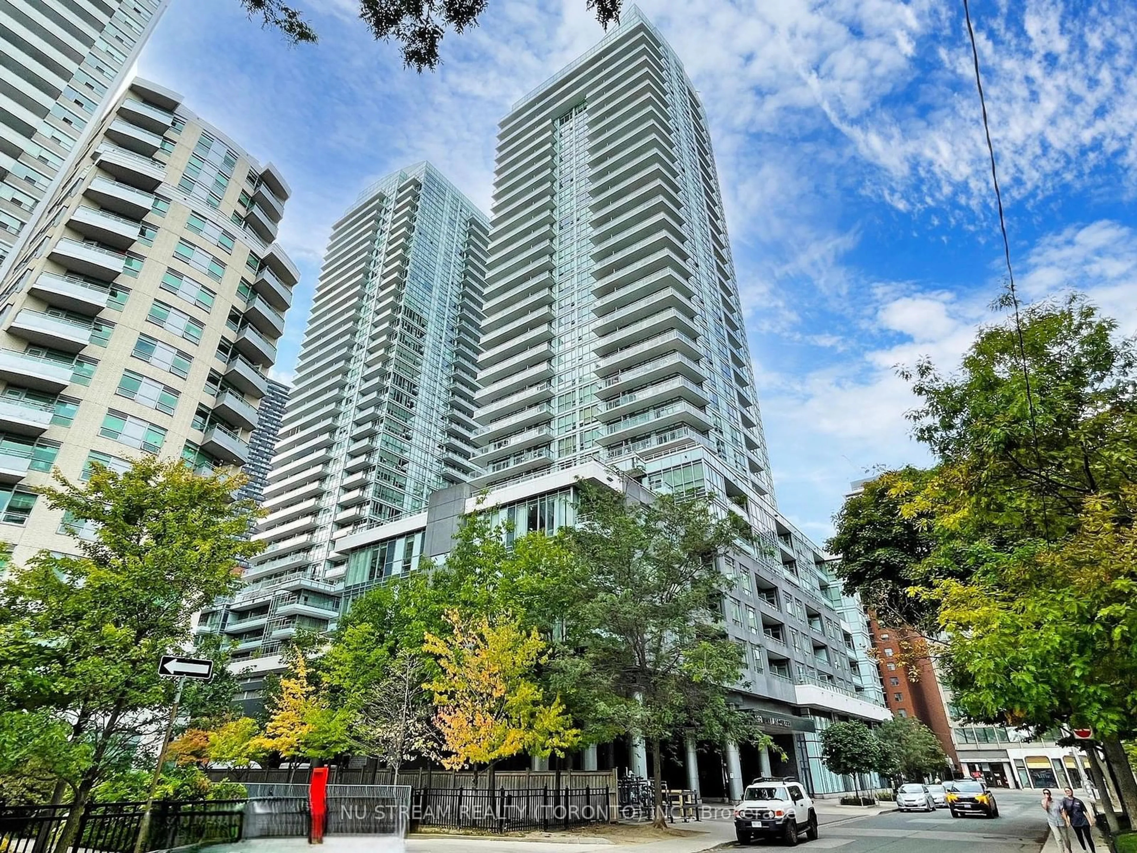 A pic from exterior of the house or condo, the street view for 98 Lillian St #2720, Toronto Ontario M4S 0A5