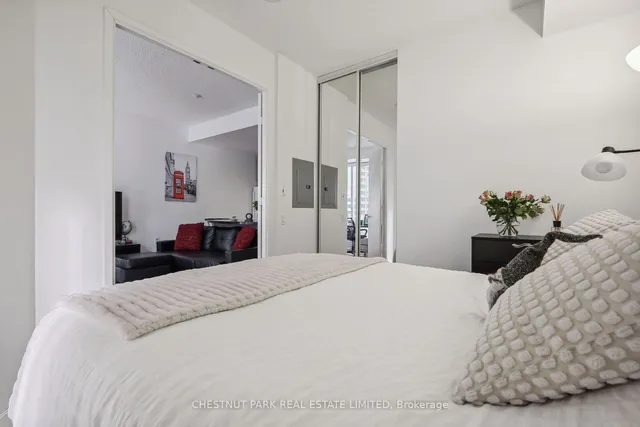 Additional property image - 85 Bloor St Unit 1014