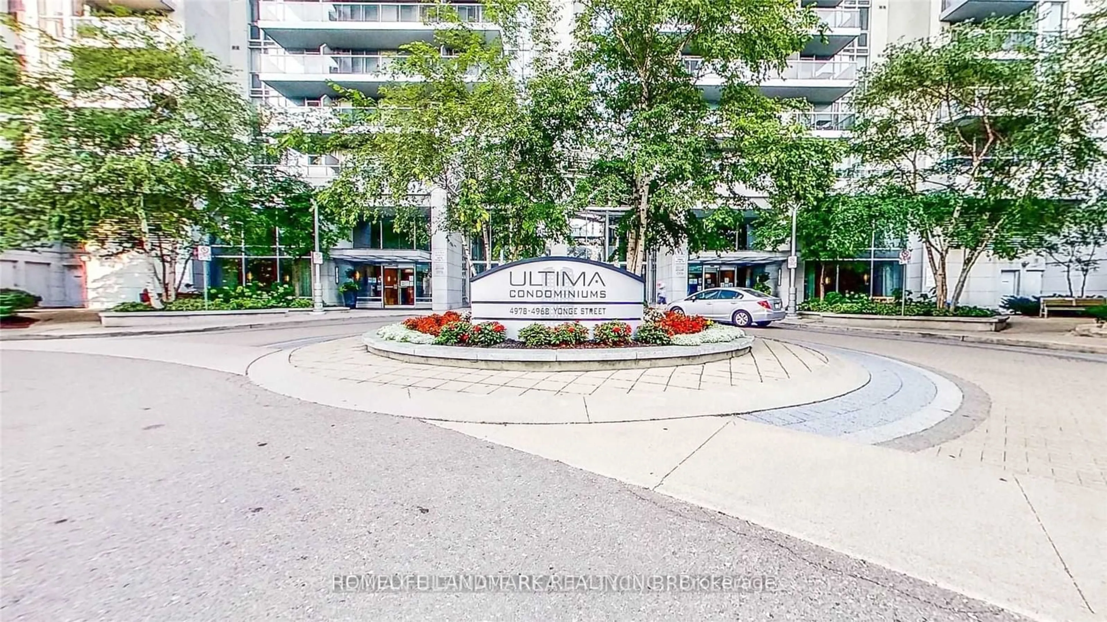 A pic from exterior of the house or condo, the street view for 4978 Yonge St #3215, Toronto Ontario M2N 7G8