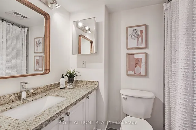 Additional image 7 of 1029 King St Unit 809