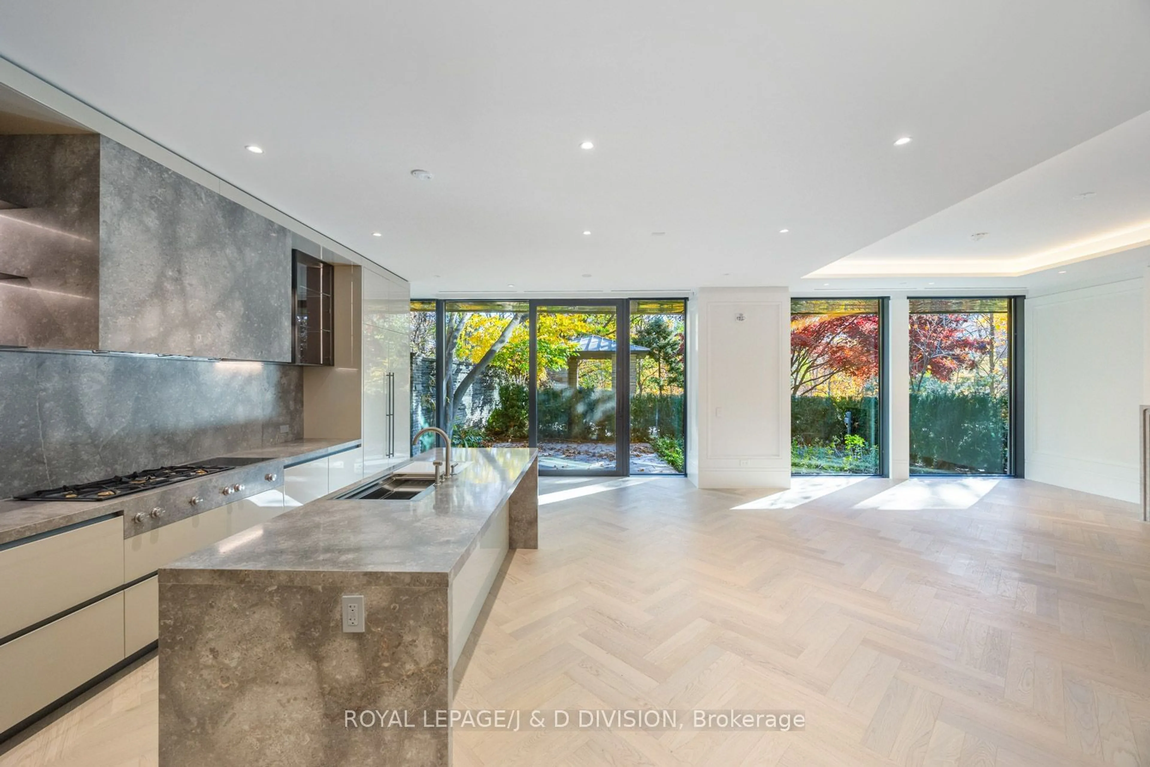 Contemporary bathroom, ceramic floors for 7 Dale Ave #105, Toronto Ontario M4W 1K2