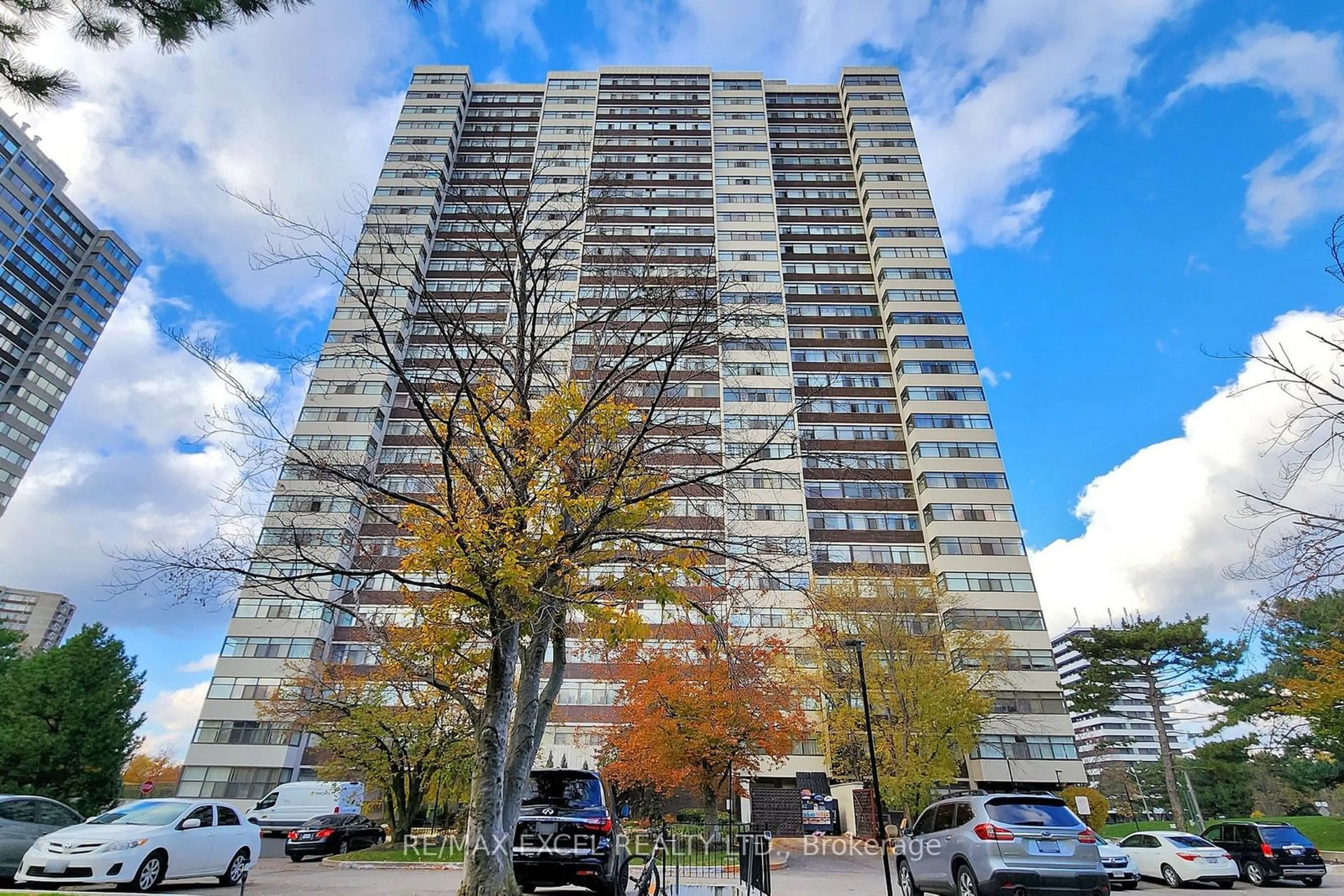 A pic from exterior of the house or condo, the front or back of building for 100 Antibes Dr #604, Toronto Ontario M2R 3N1