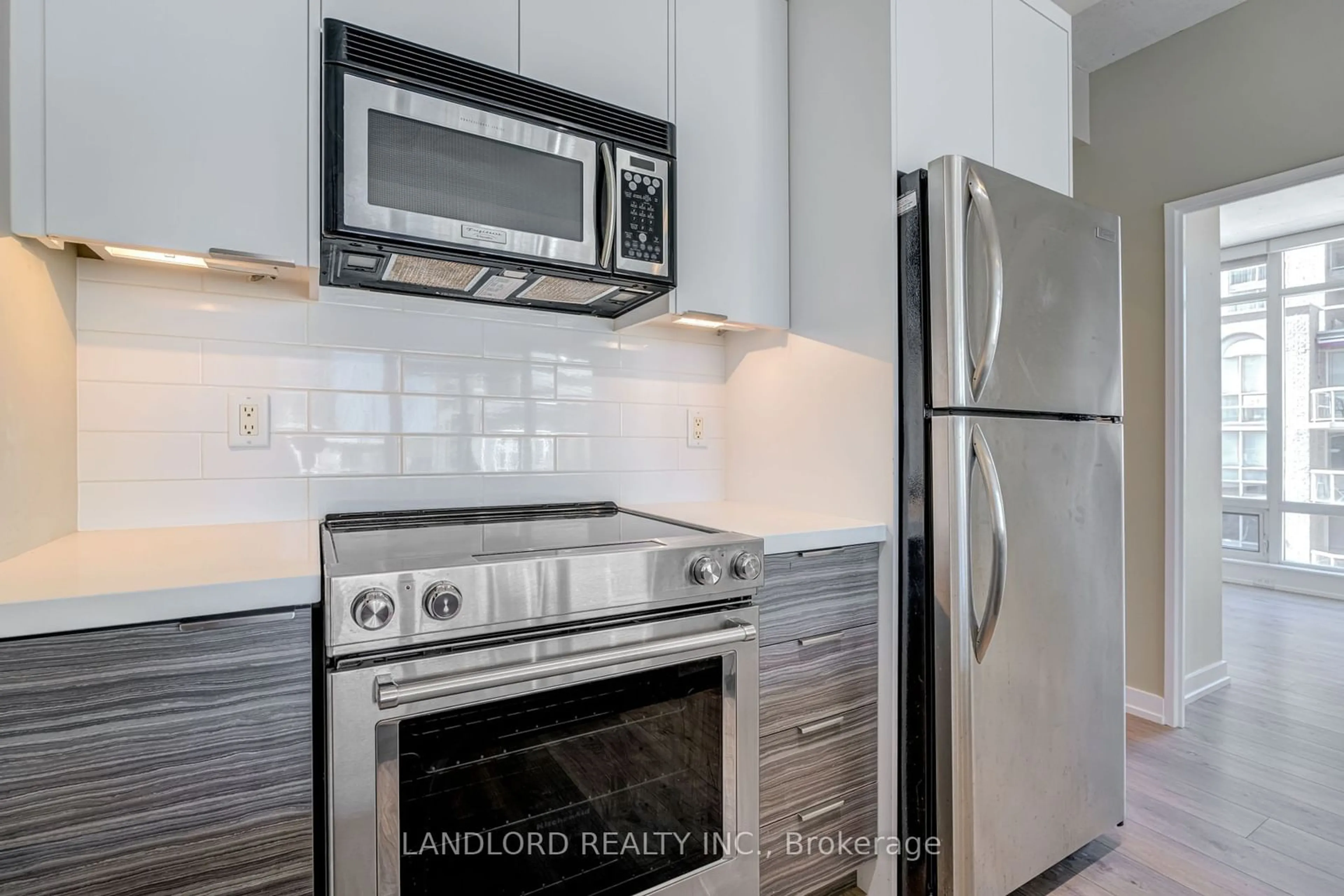 Standard kitchen for 333 Adelaide Street East St #504, Toronto Ontario M5A 4T5