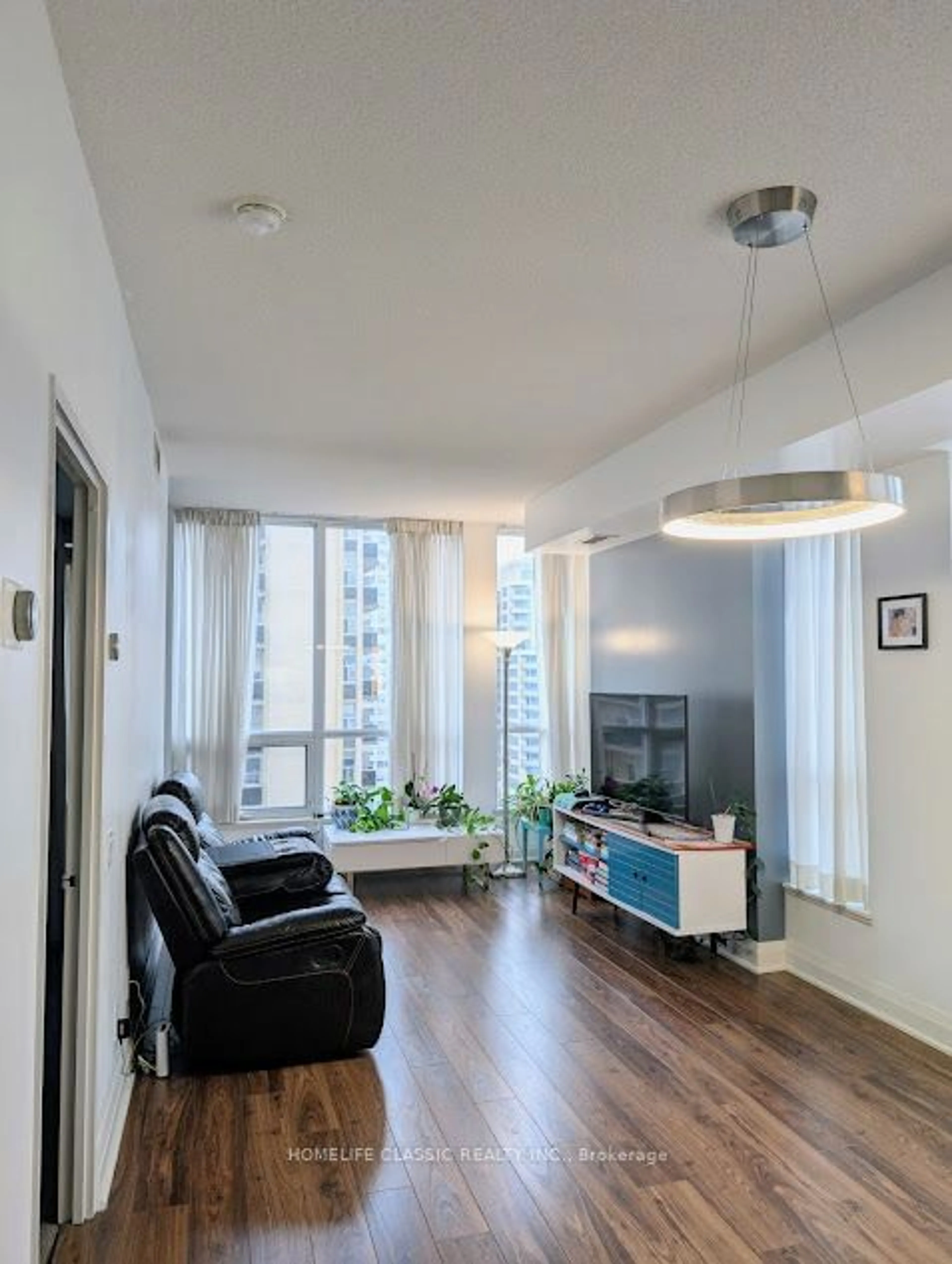 Living room, wood floors for 83 Redpath Ave #1010, Toronto Ontario M4S 0A2