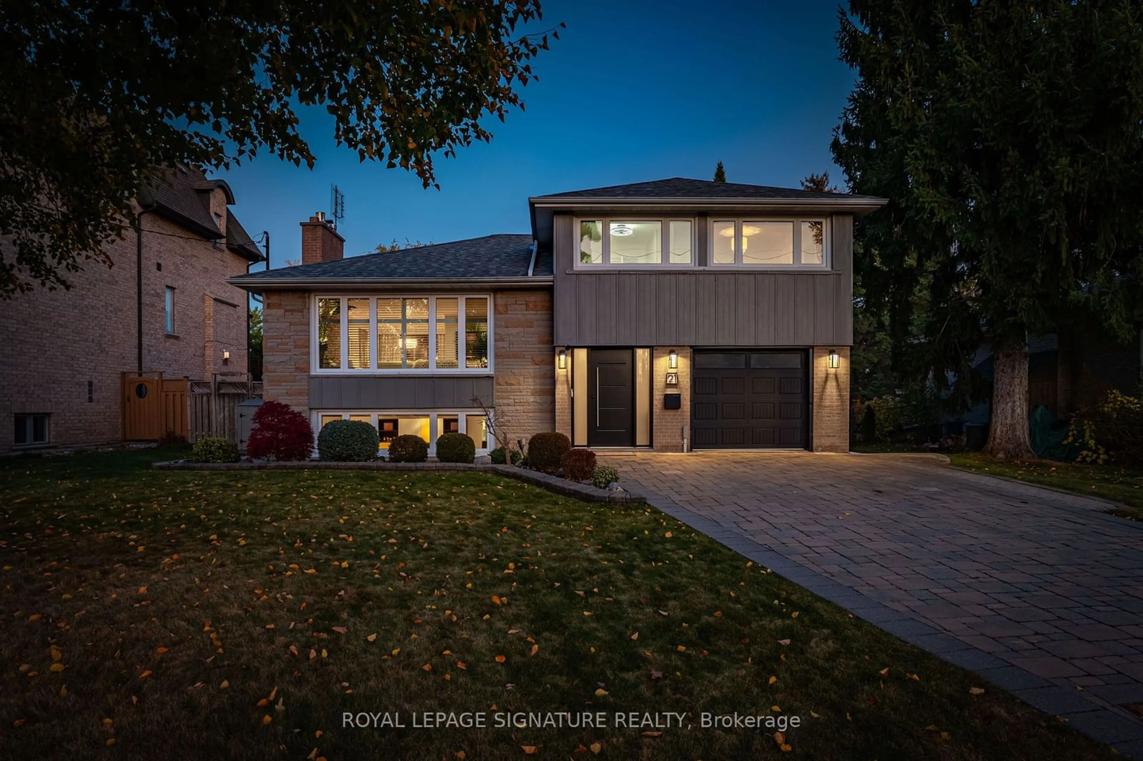 Frontside or backside of a home, cottage for 21 Page Ave, Toronto Ontario M2K 2B3