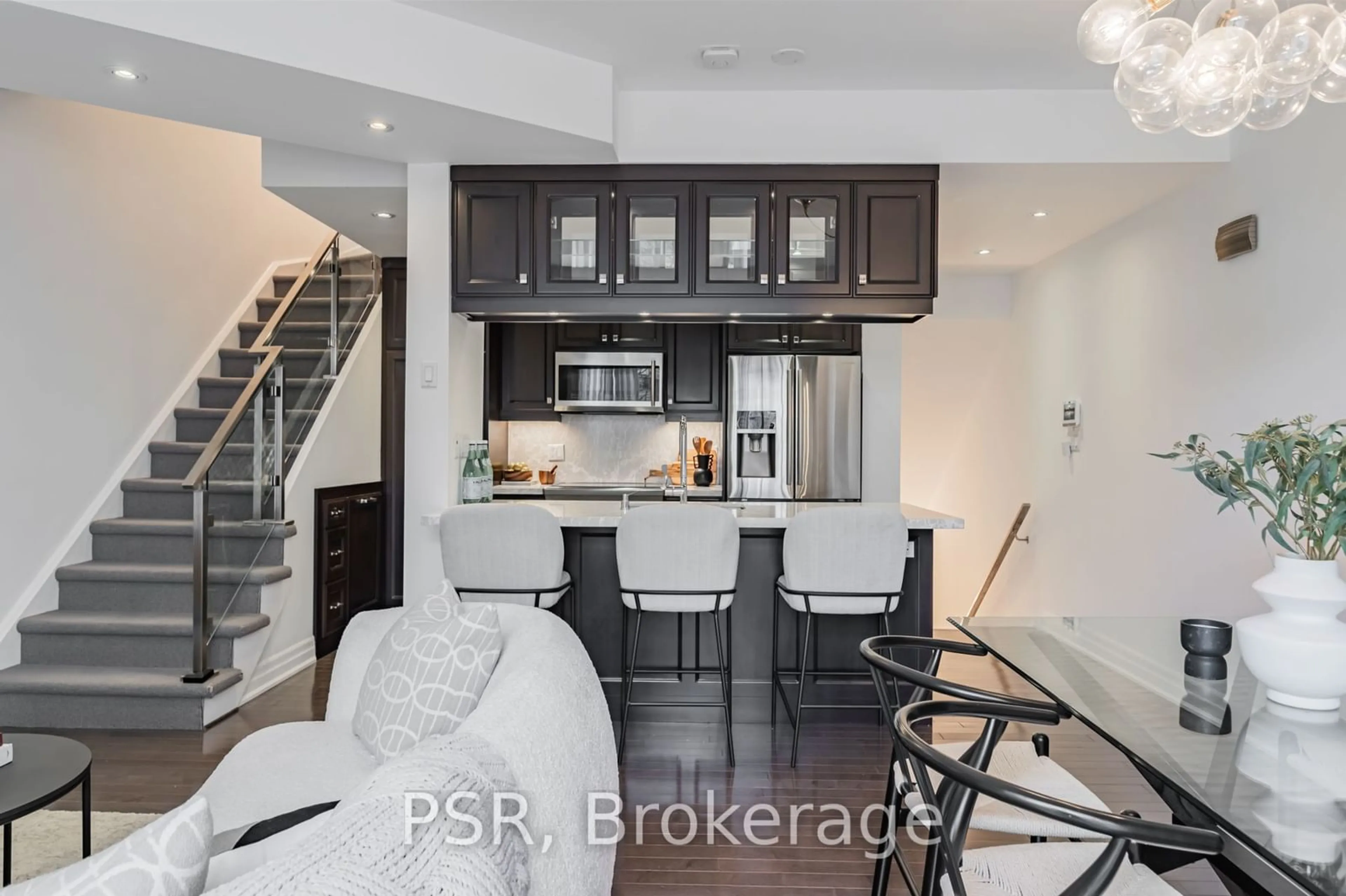 Open concept kitchen for 38 Stadium Rd #635, Toronto Ontario M5V 3P4