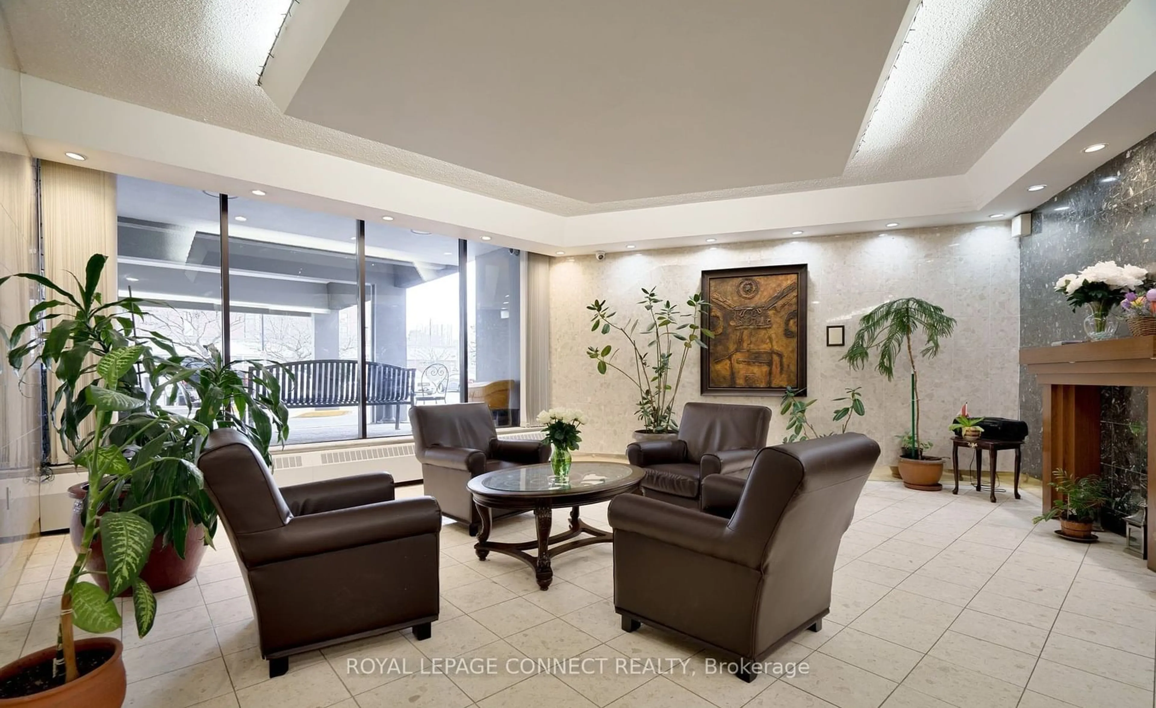 Indoor lobby, carpet floors for 60 Pavane Linkway #PH 5, Toronto Ontario M3C 1A1