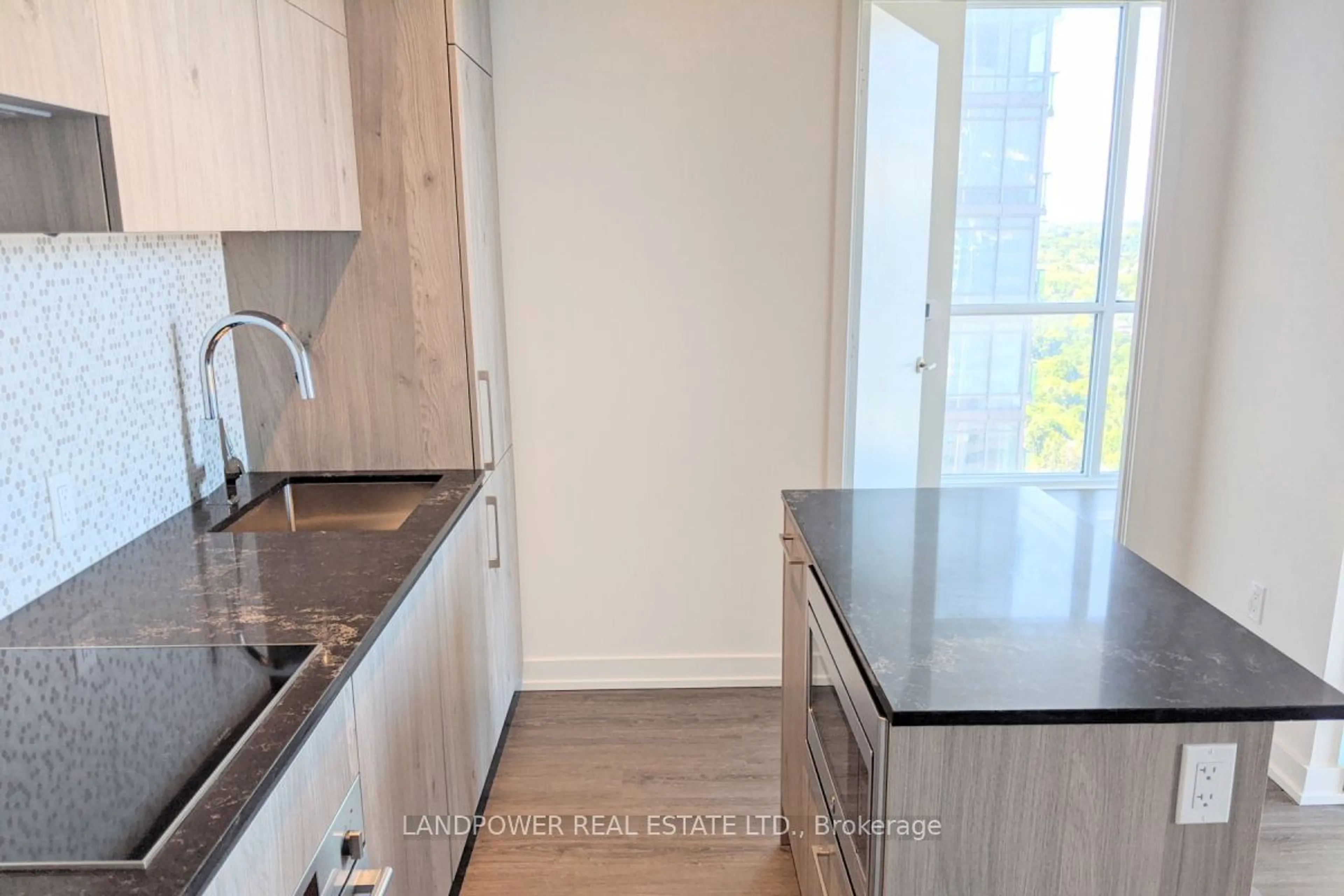 Standard kitchen, wood floors for 1 Yorkville Ave #1908, Toronto Ontario M4W 1L1