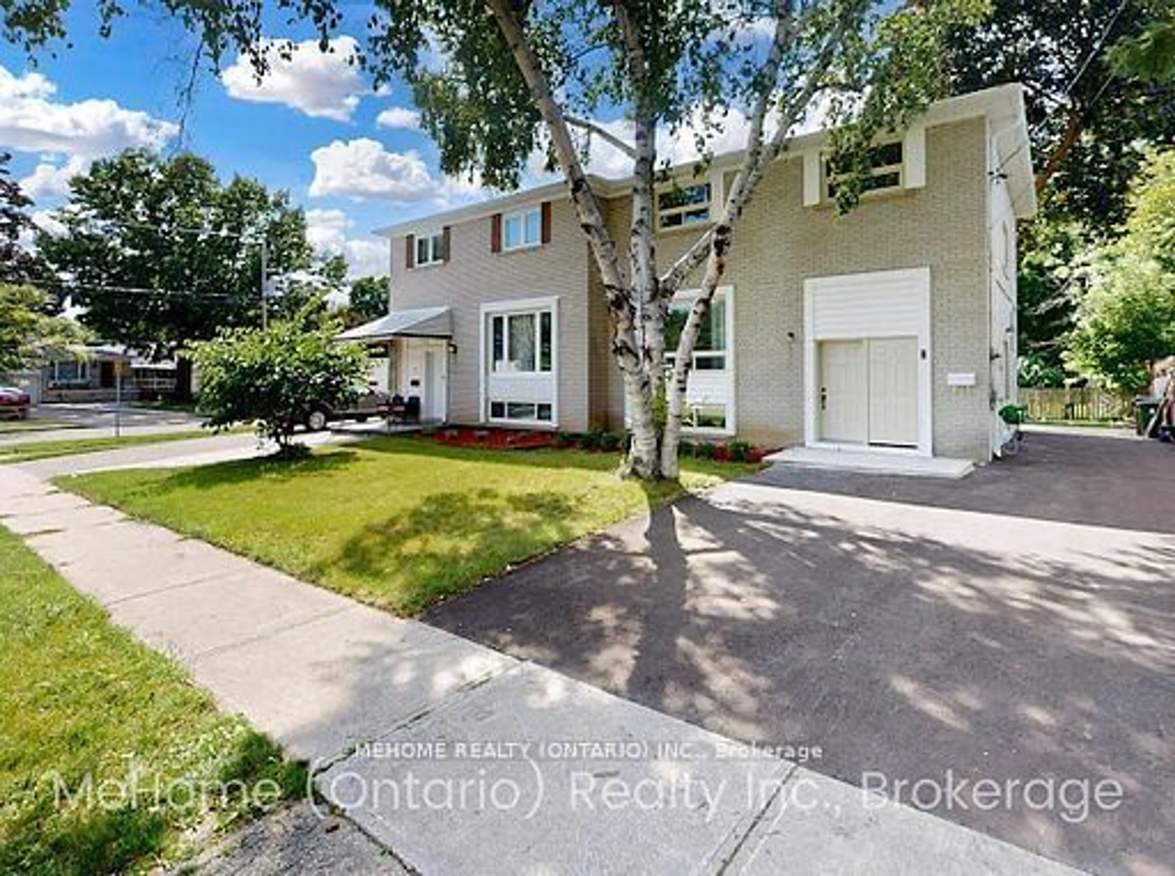 A pic from exterior of the house or condo, the street view for 4 Bison Dr, Toronto Ontario M2R 2Y2