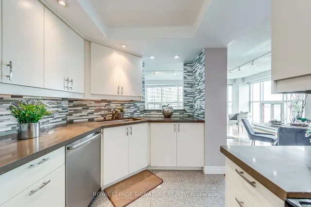 Additional property image - 77 Harbour Sq Unit 2207