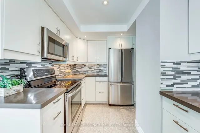 Additional property image - 77 Harbour Sq Unit 2207