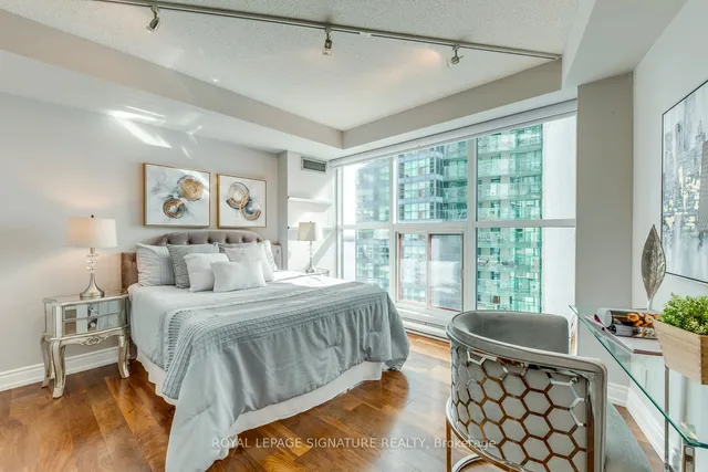 Additional property image - 77 Harbour Sq Unit 2207