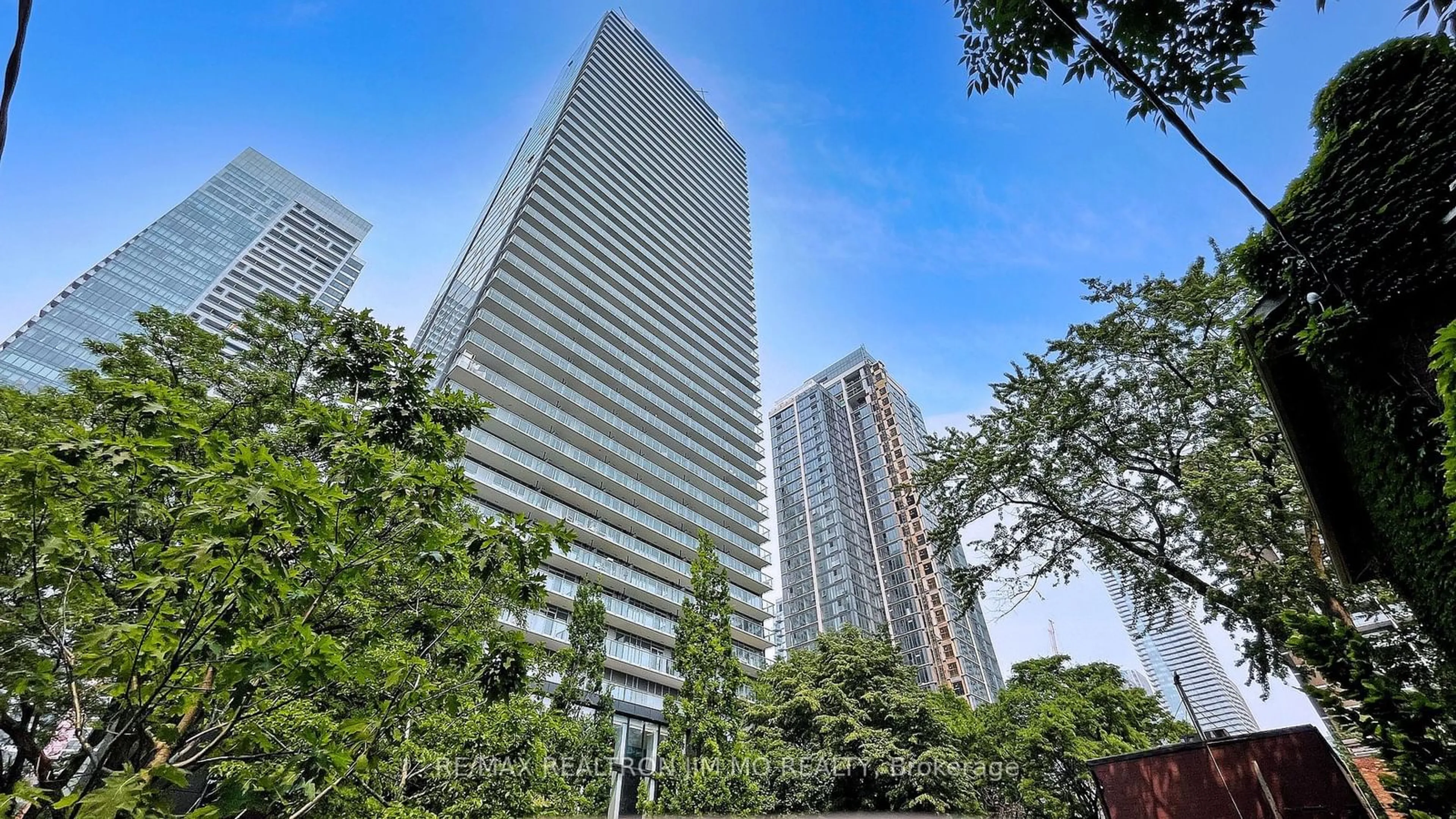 A pic from exterior of the house or condo, the view of city buildings for 3 Gloucester St #509, Toronto Ontario M4Y 0C6