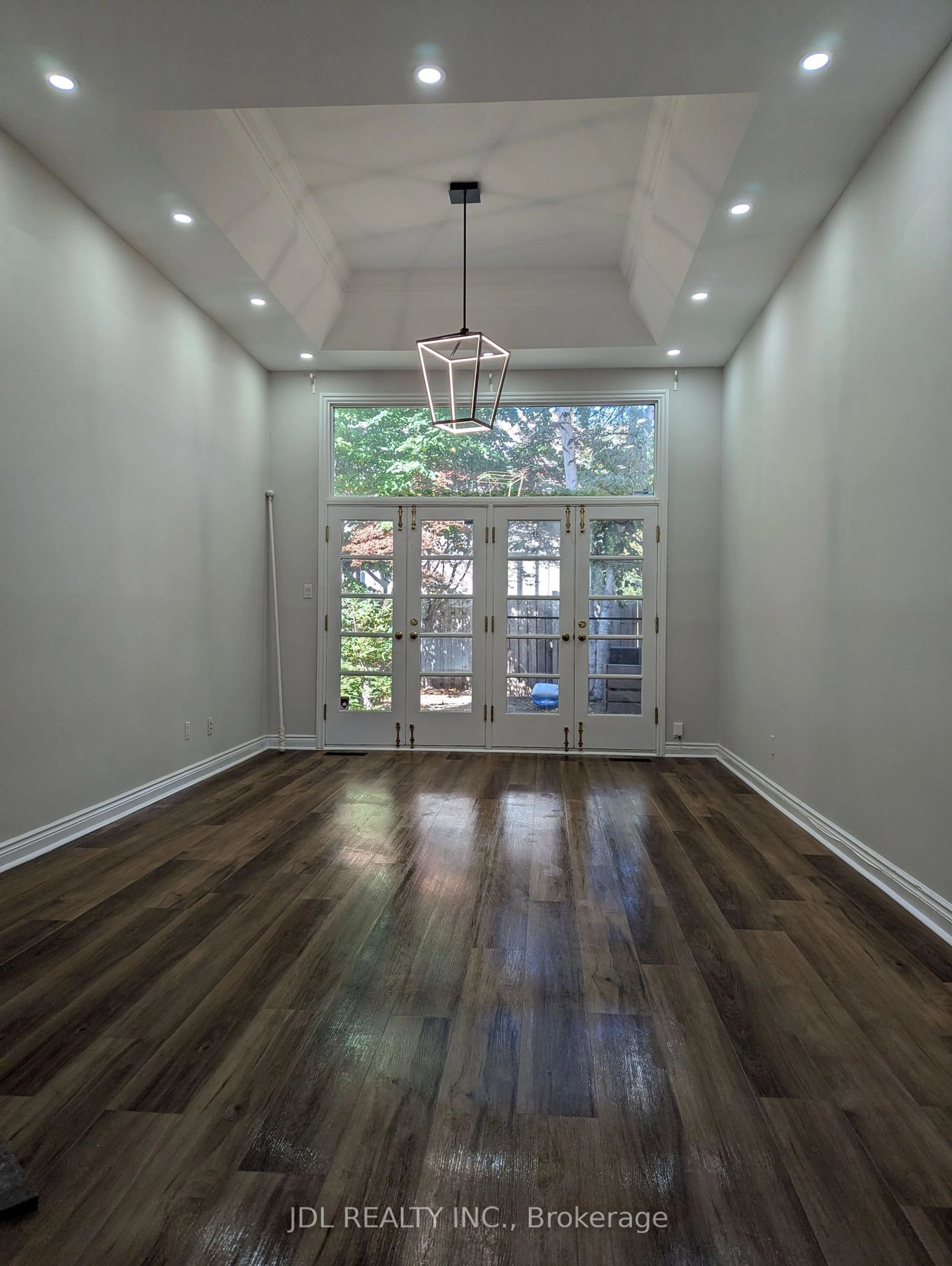 Indoor entryway, wood floors for 34 shaftesbury Ave, Toronto Ontario M4T 1A1