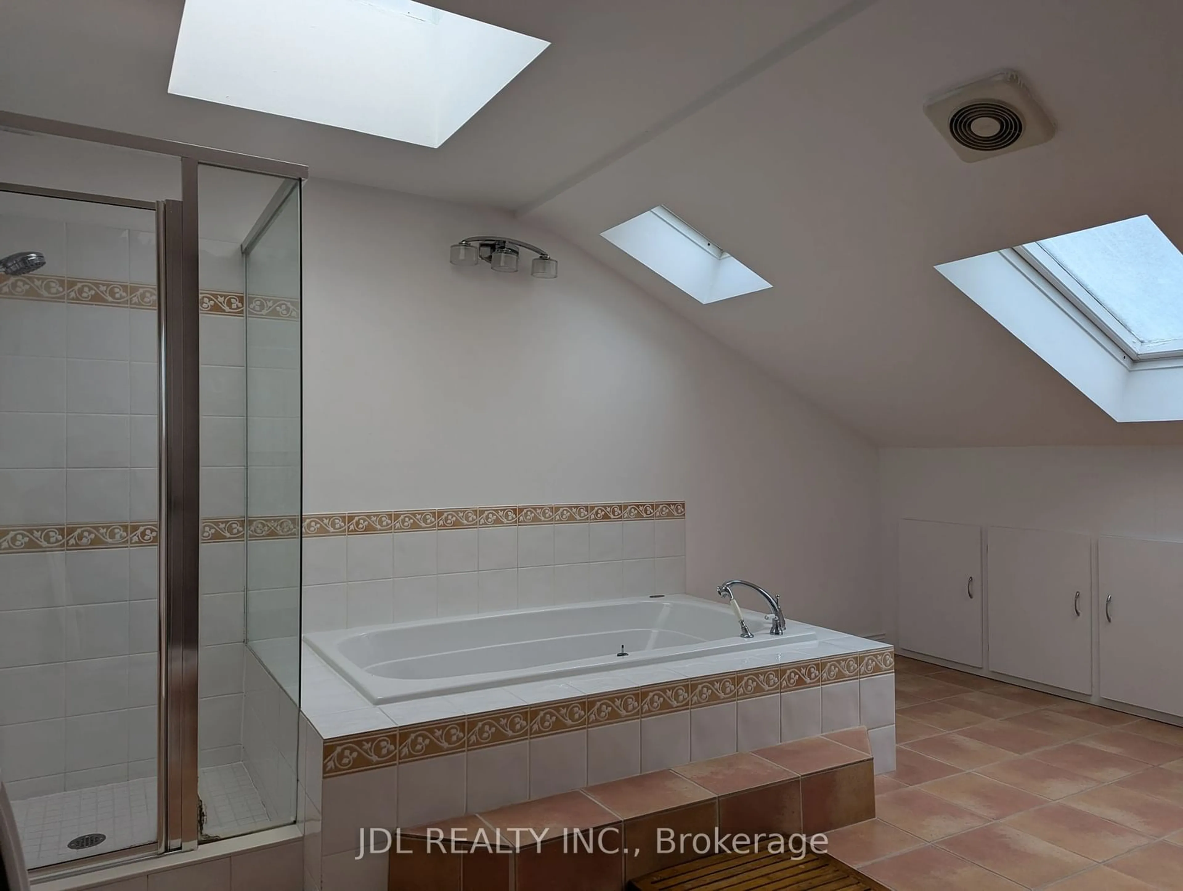 Bathroom, ceramic floors for 34 shaftesbury Ave, Toronto Ontario M4T 1A1