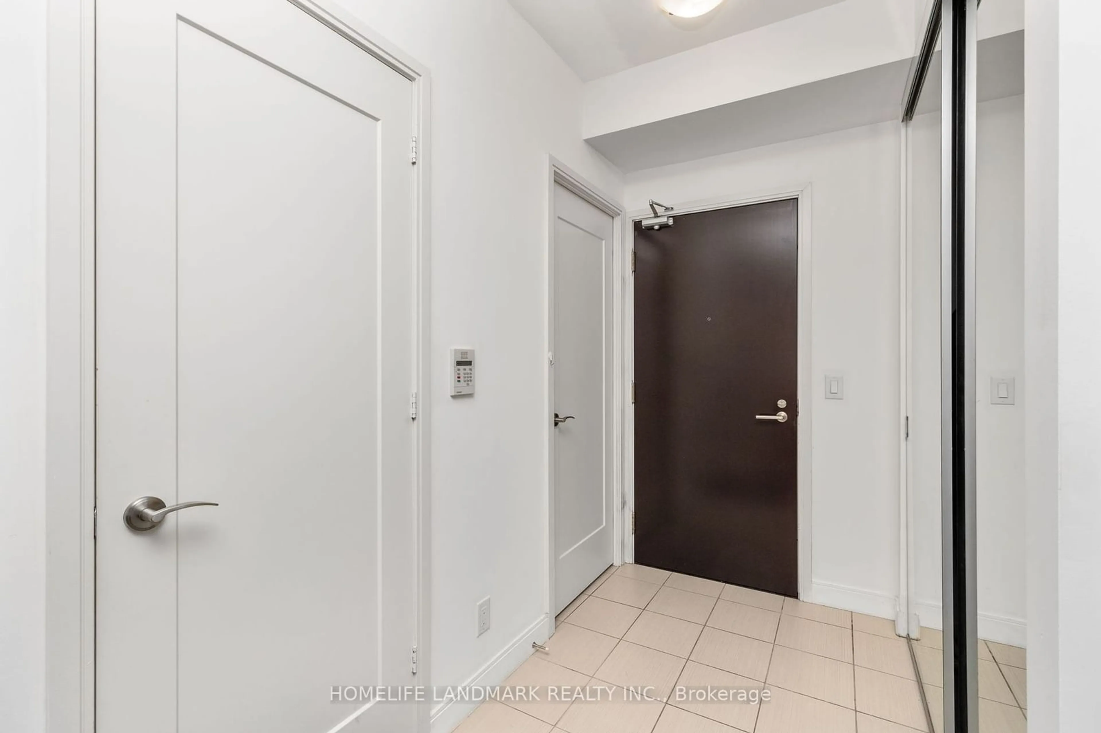 Indoor entryway, not visible floor for 825 Church St #3002, Toronto Ontario M4W 3Z4