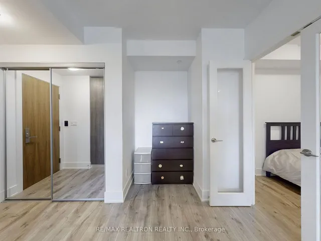 Additional property image - 200 Bloor St Unit 2007