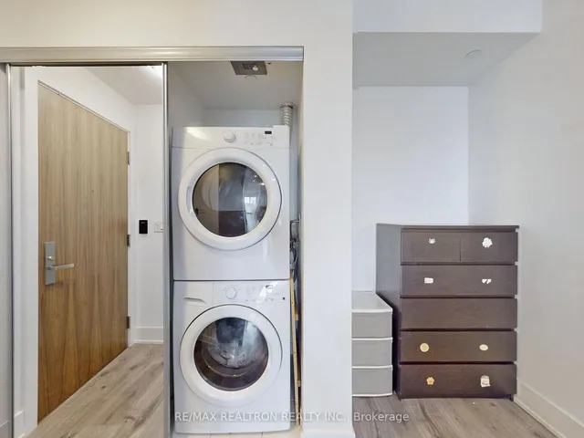 Additional property image - 200 Bloor St Unit 2007