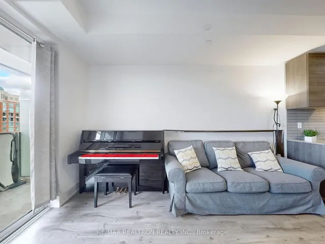 Additional property image - 200 Bloor St Unit 2007