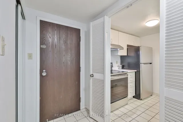 Additional property image - 44 Gerrard St Unit 811