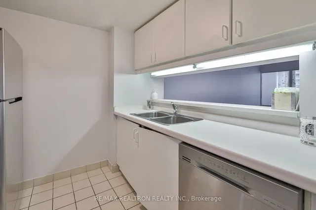 Additional property image - 44 Gerrard St Unit 811
