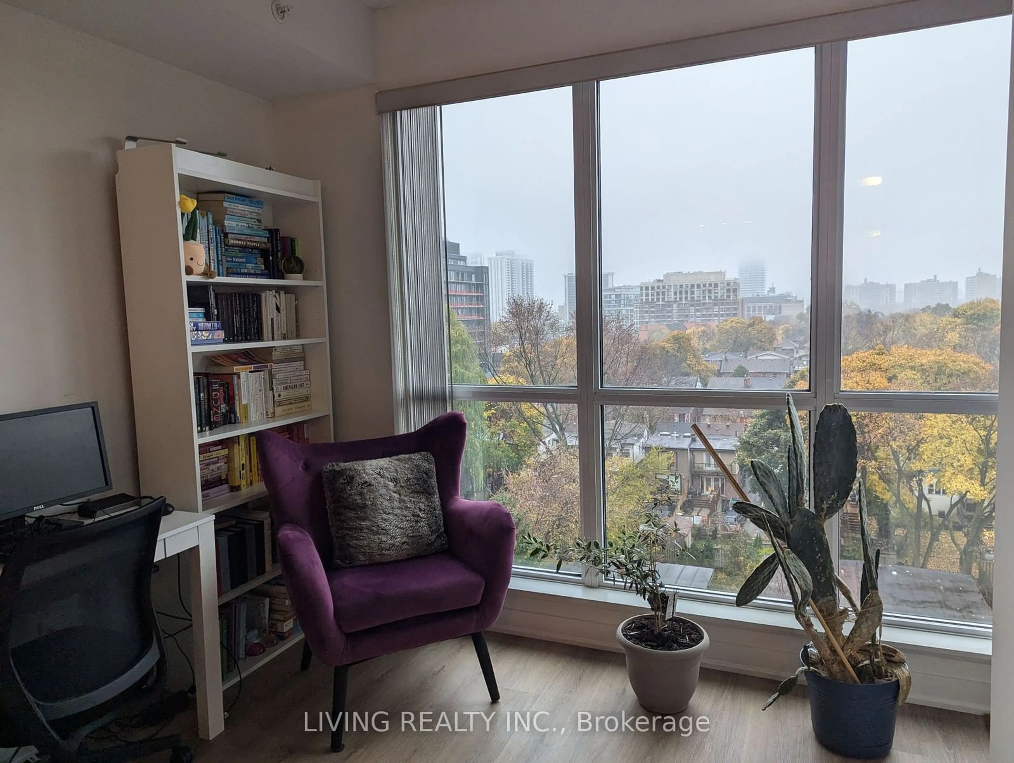 Living room, unknown floor for 60 Berwick Ave #803, Toronto Ontario M5P 1H1