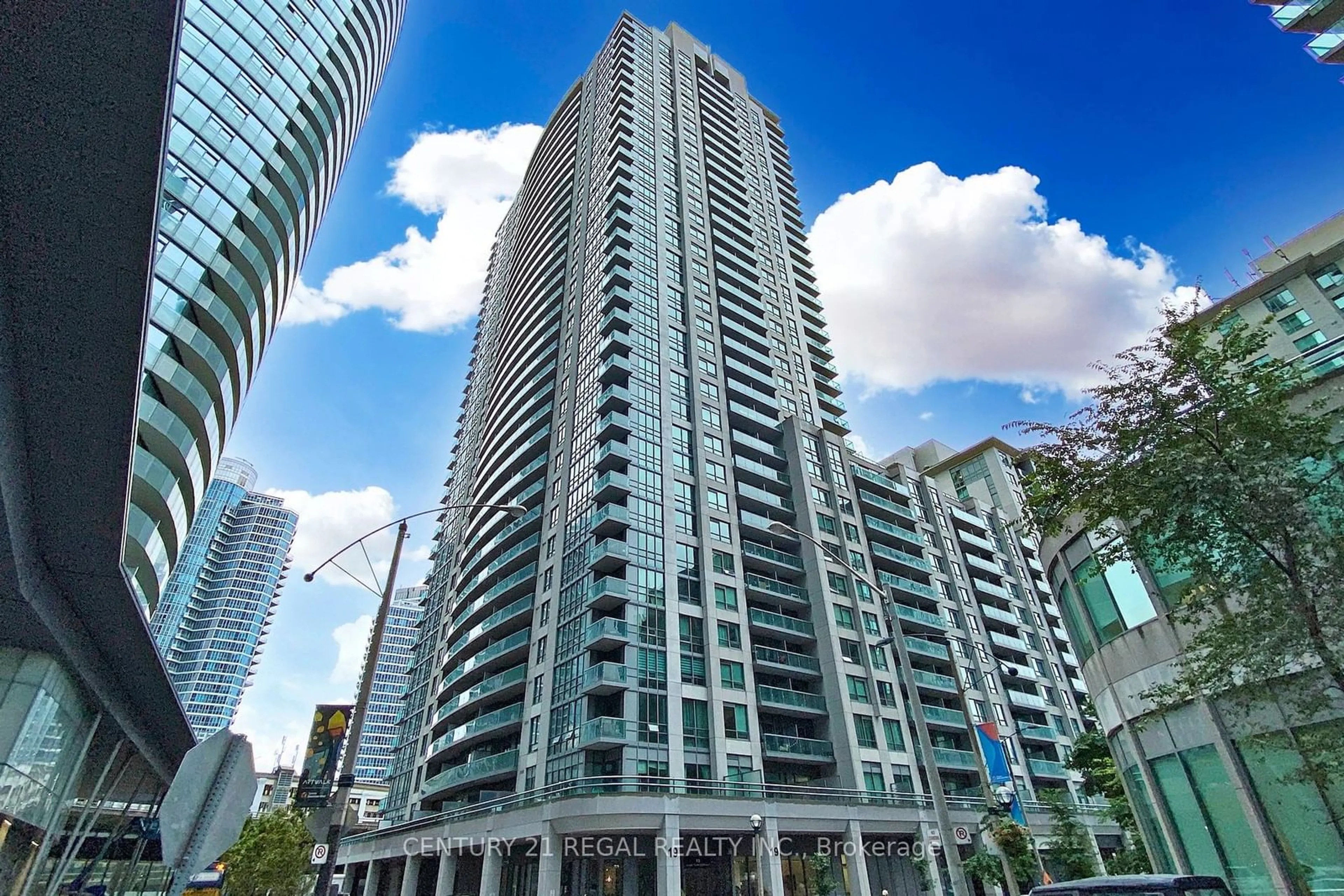 A pic from exterior of the house or condo, the view of city buildings for 19 Grand Trunk Cres #2706, Toronto Ontario M5J 3A3