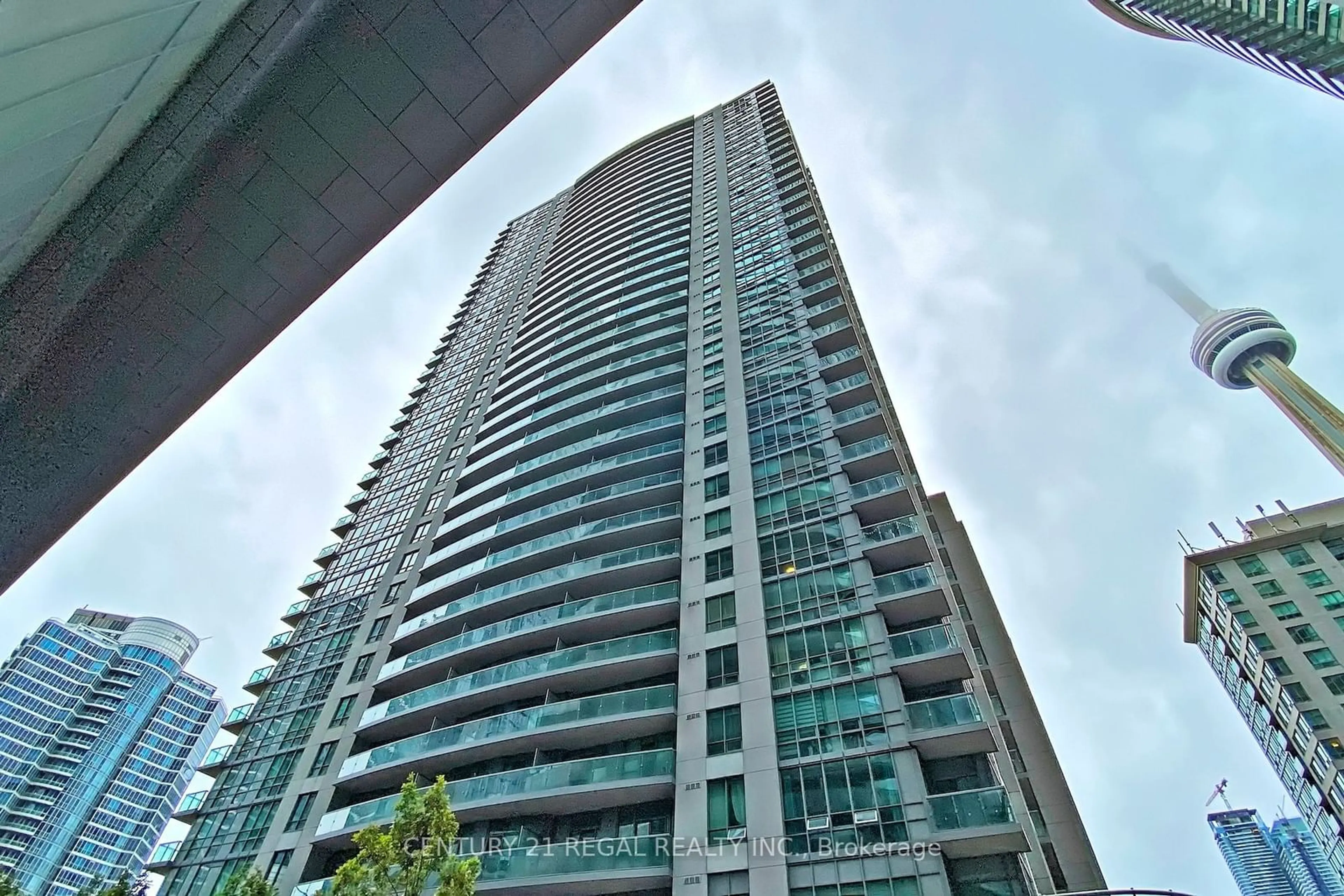 A pic from exterior of the house or condo, the front or back of building for 19 Grand Trunk Cres #2706, Toronto Ontario M5J 3A3