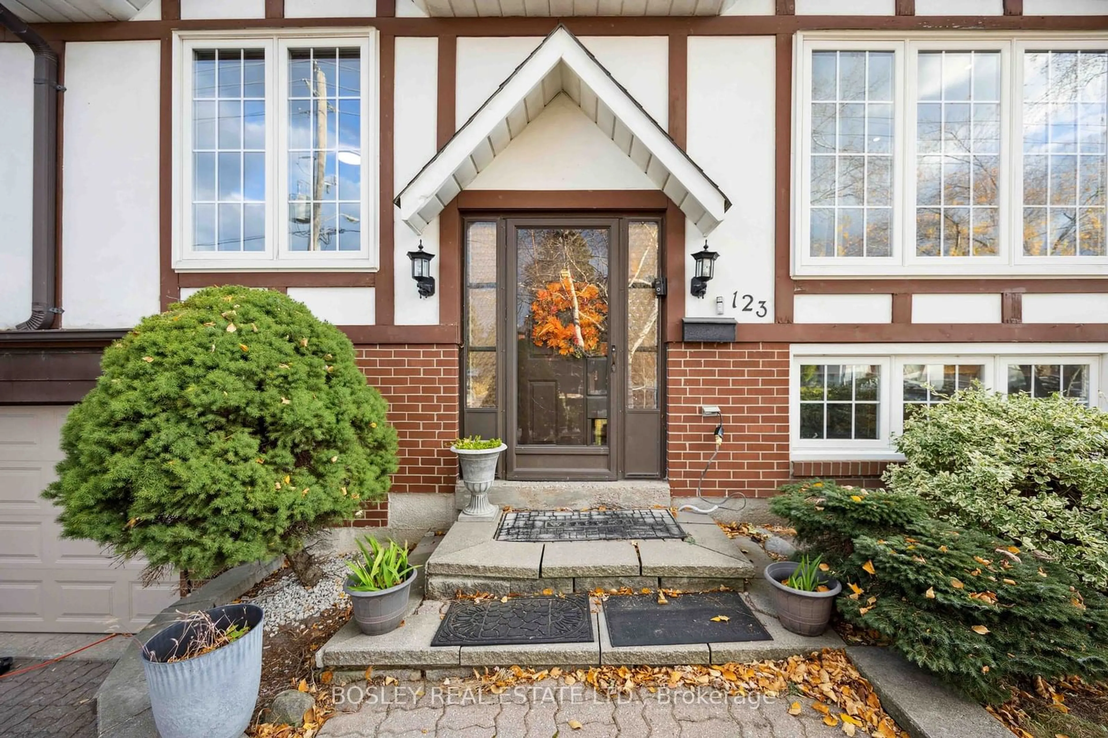 Indoor entryway, wood floors for 123 Ernest Ave, Toronto Ontario M2J 3T7