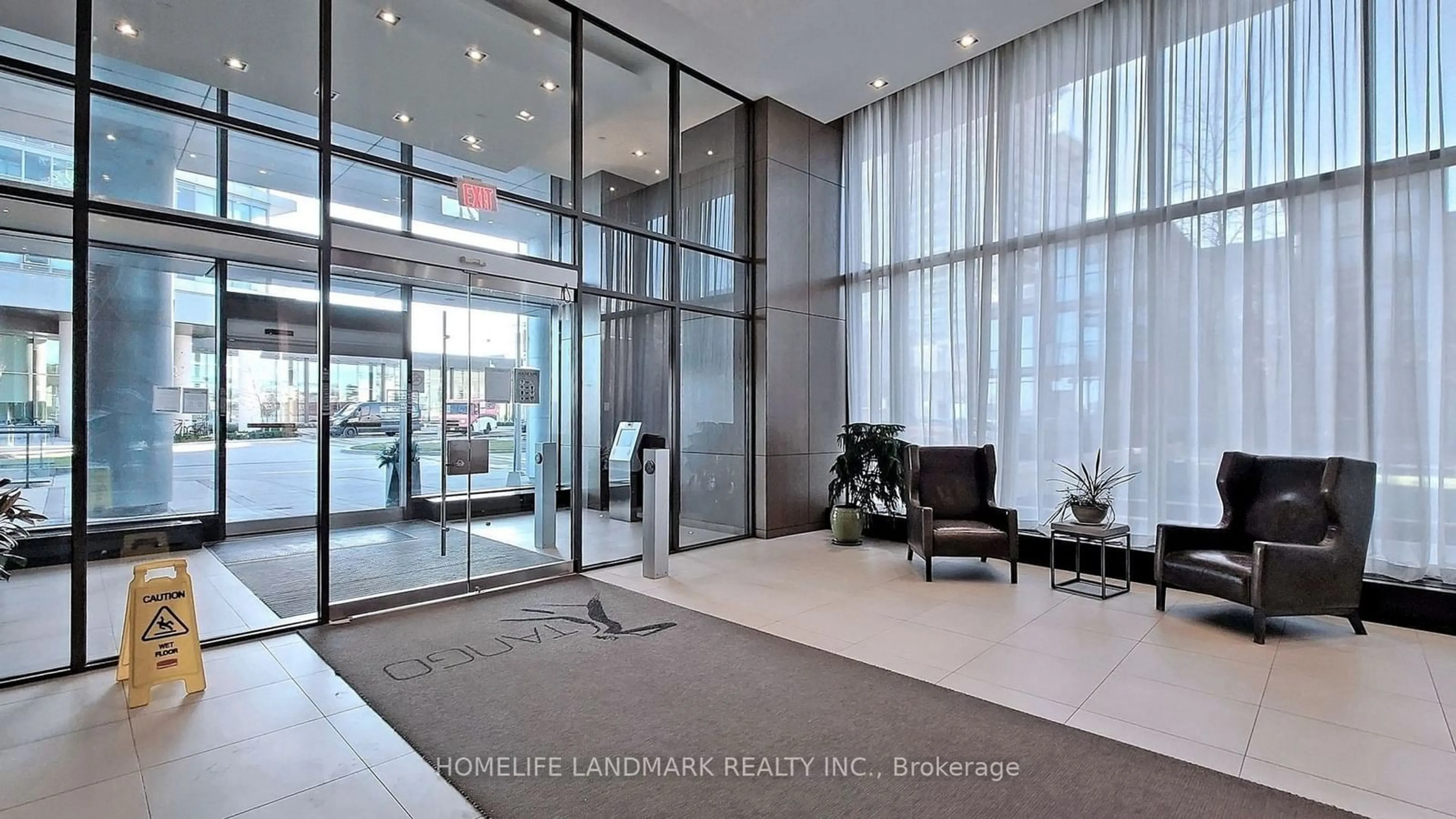 Indoor lobby, ceramic floors for 121 Mcmahon Dr #512, Toronto Ontario M2K 0C1