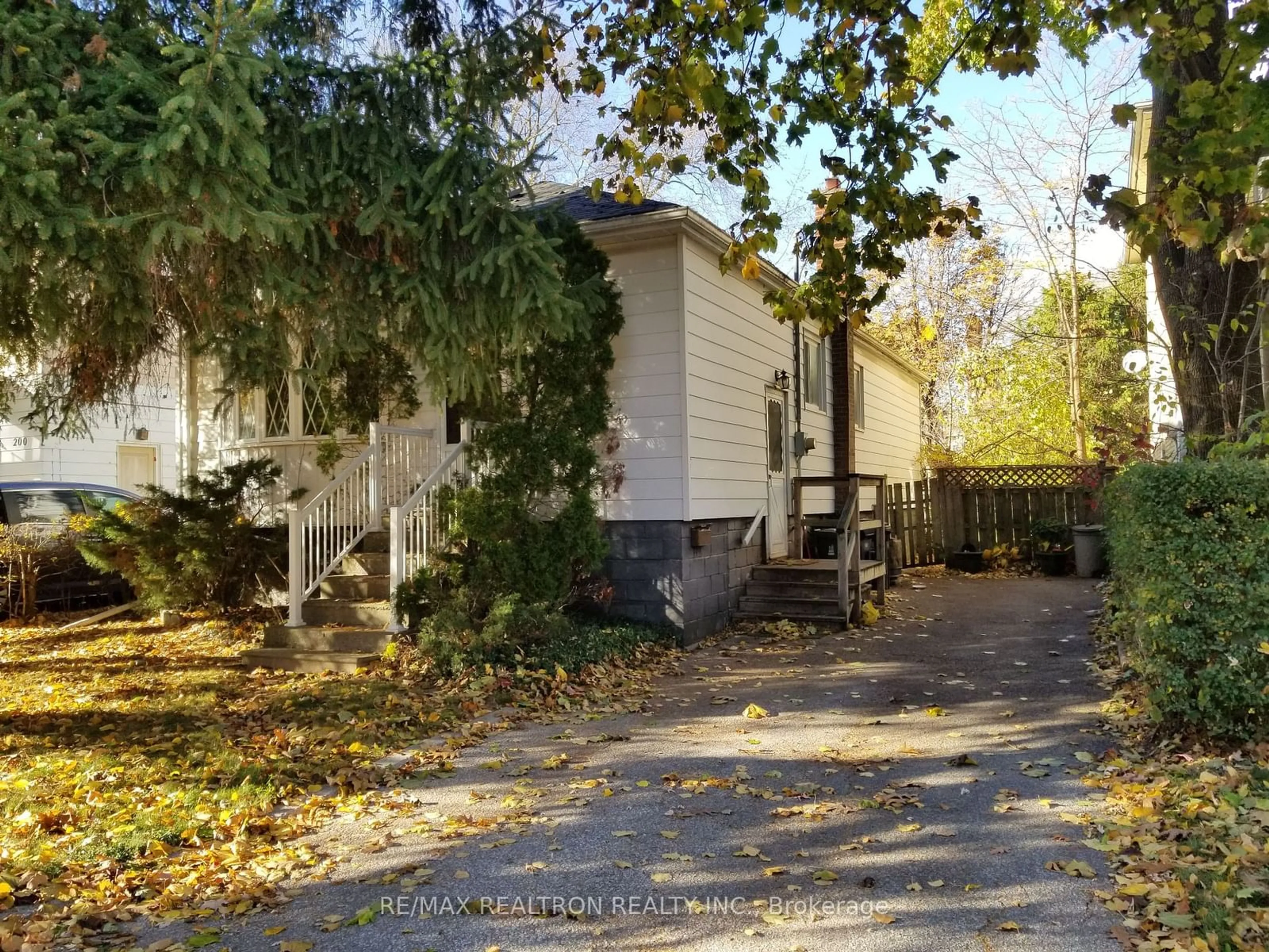 Frontside or backside of a home, cottage for 204 Greenfield Ave, Toronto Ontario M2N 3E3