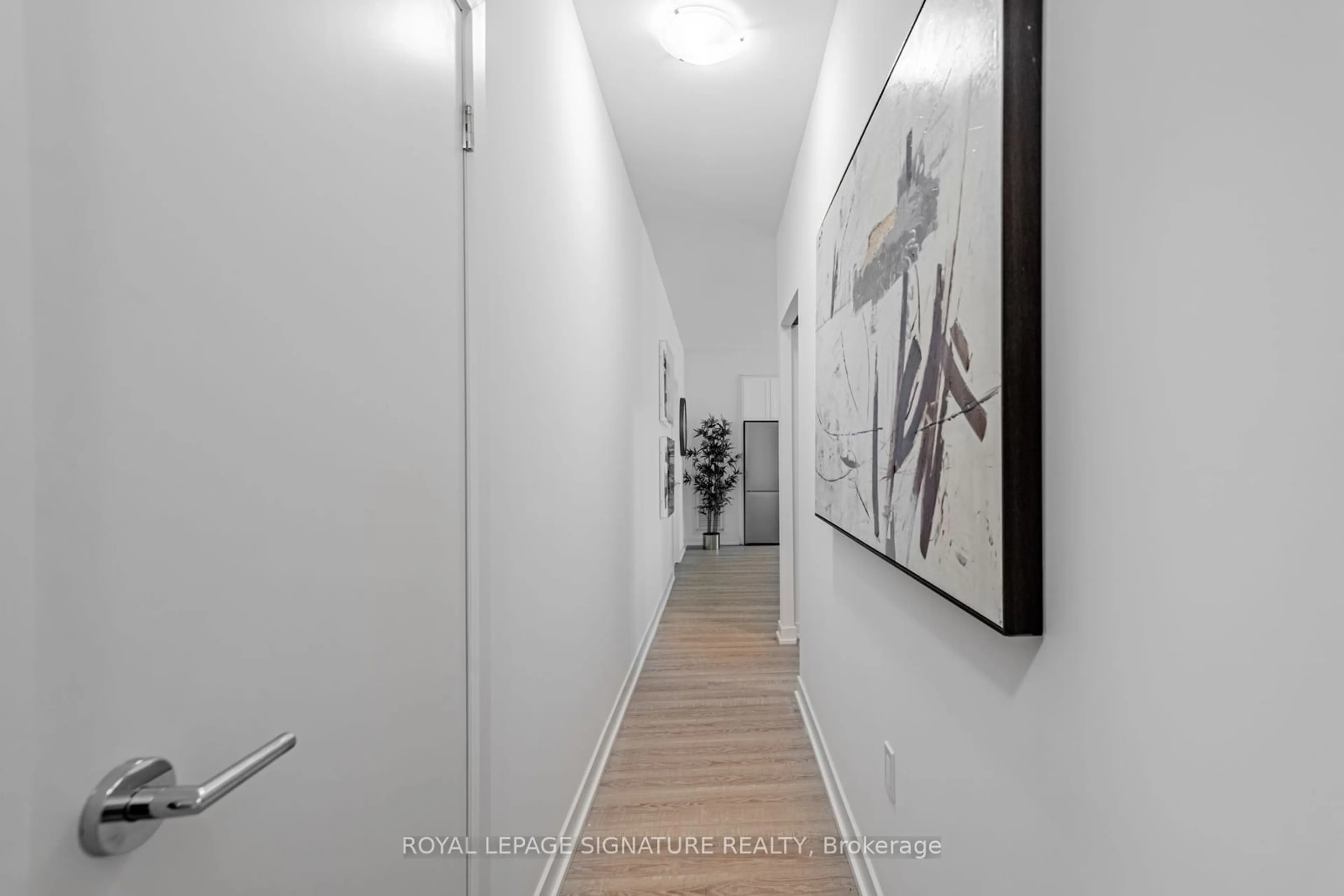 Indoor entryway, wood floors for 250 Lawrence Ave #215, Toronto Ontario M5M 1B2